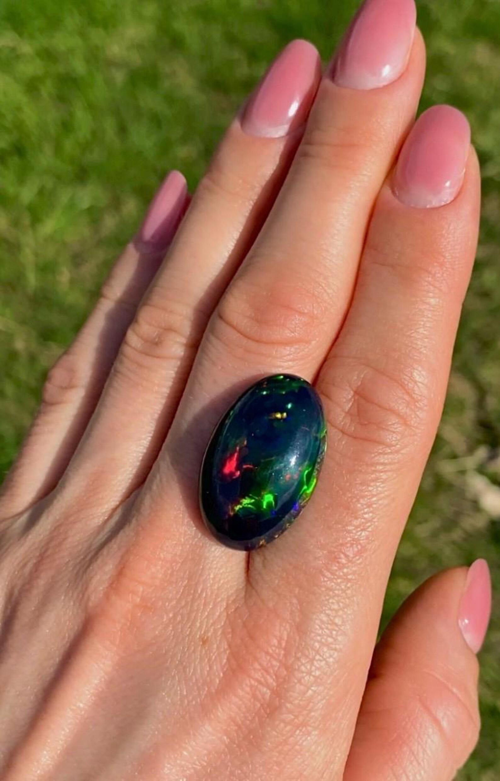 Opal Ethiopian 16.94Ct natural gemstone, Oval cabochon, , Certificate GFCO For Sale 3