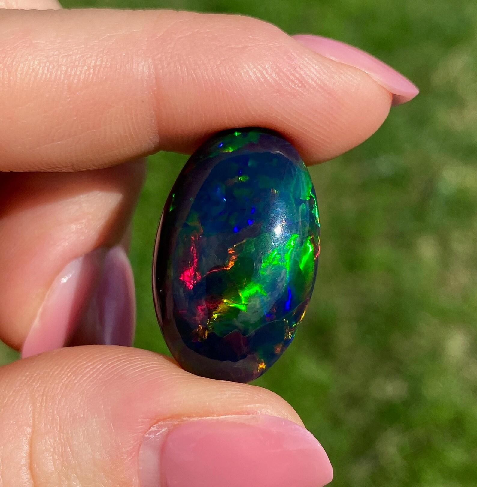 Opal Ethiopian 16.94Ct natural gemstone, Oval cabochon, , Certificate GFCO For Sale 4