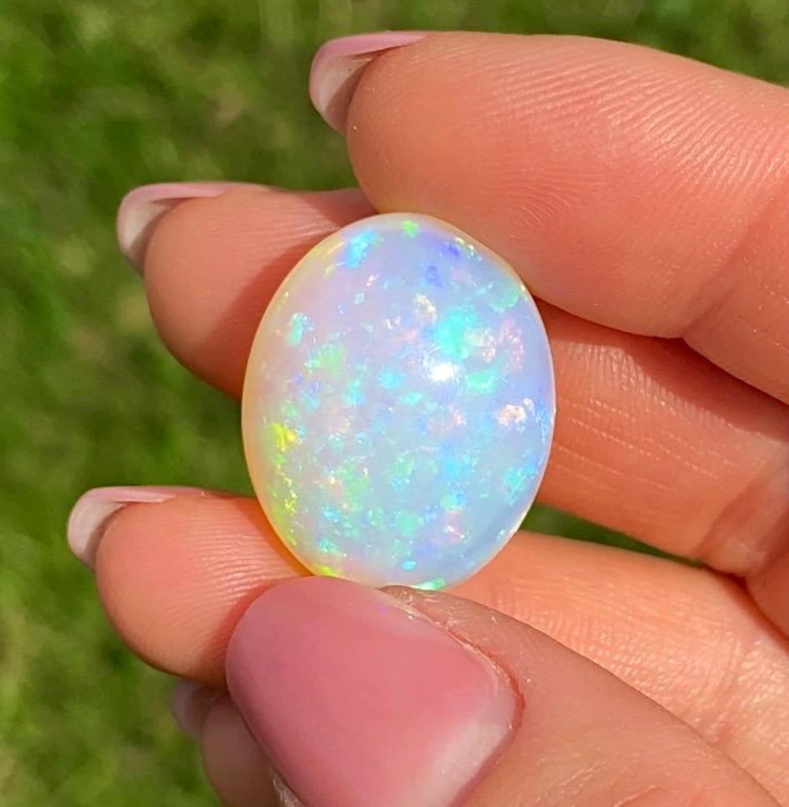 Opal Ethiopian 16.94Ct natural gemstone, Oval cabochon, , Certificate GFCO For Sale 4
