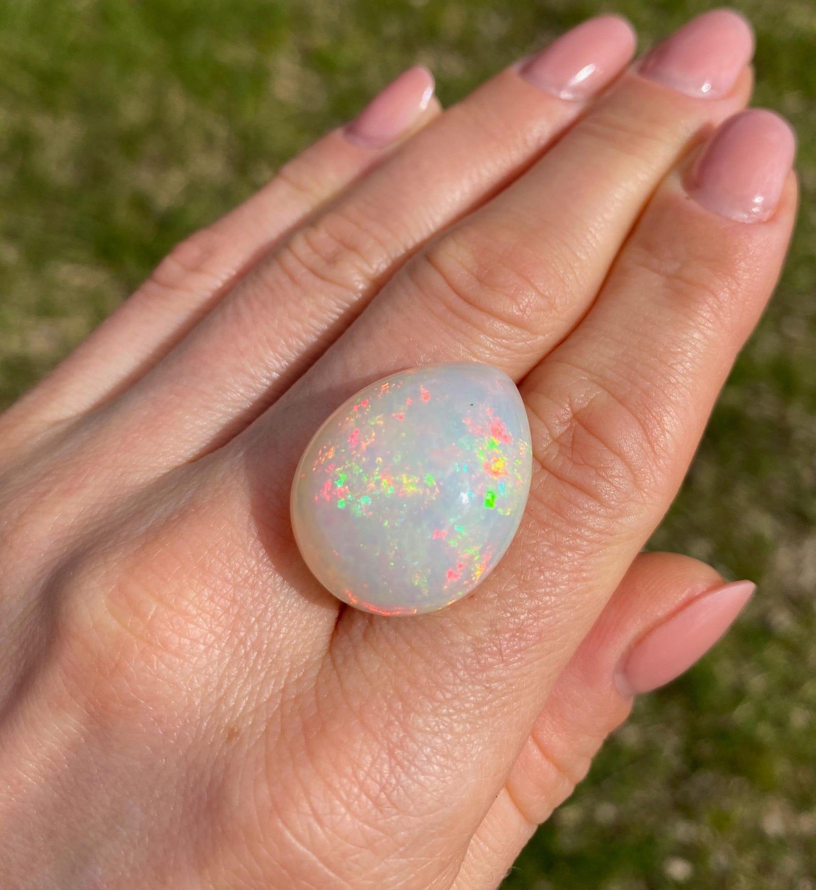 Opal Äthiopien 25,49Ct natürlichen Edelstein, Oval Cabochon, Äthiopien, GFCO zertifiziert im Angebot 1