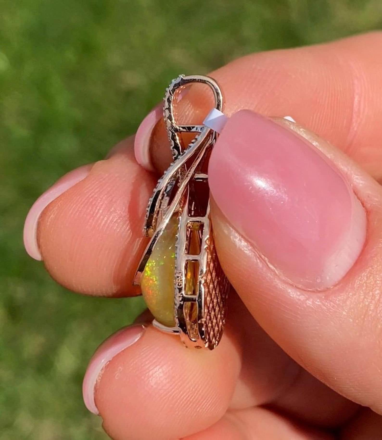 Colgante de gemas de ópalo etíope y diamantes, oro rosa macizo de 14 quilates, certificado Cabujón en venta