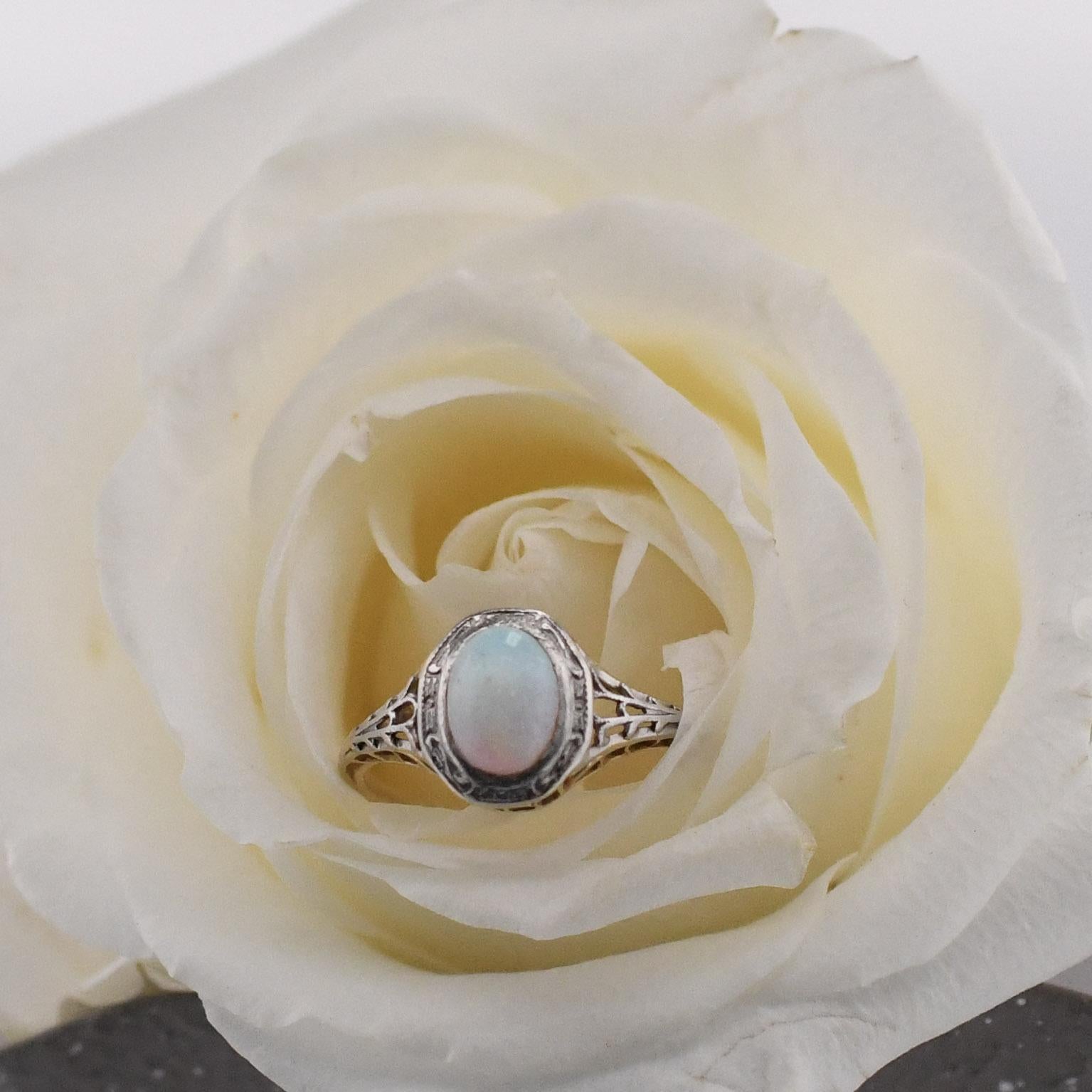 Opal Filigree Ring 14K Yellow Gold With Platinum Top For Sale 6