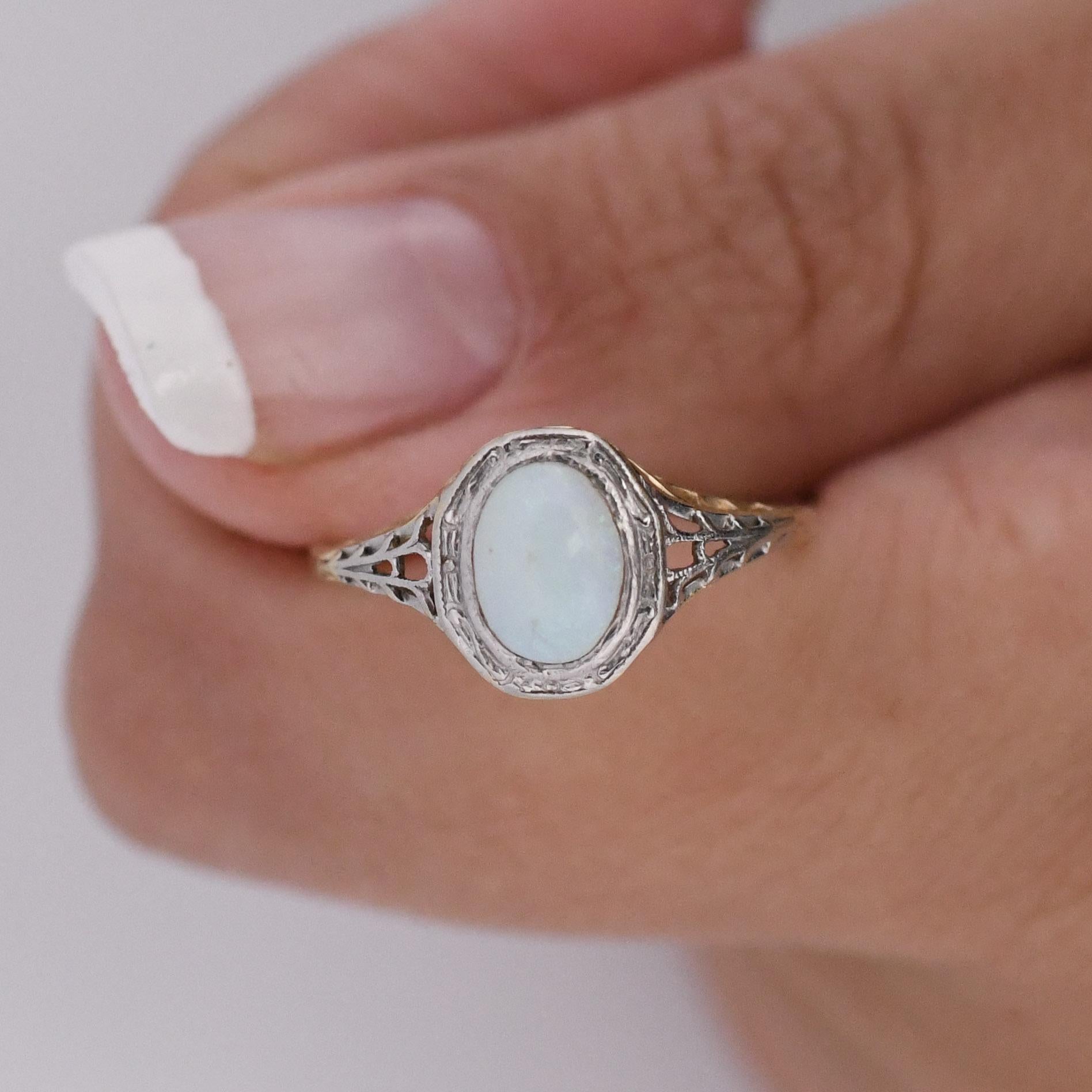 Opal Filigree Ring 14K Yellow Gold With Platinum Top For Sale 2