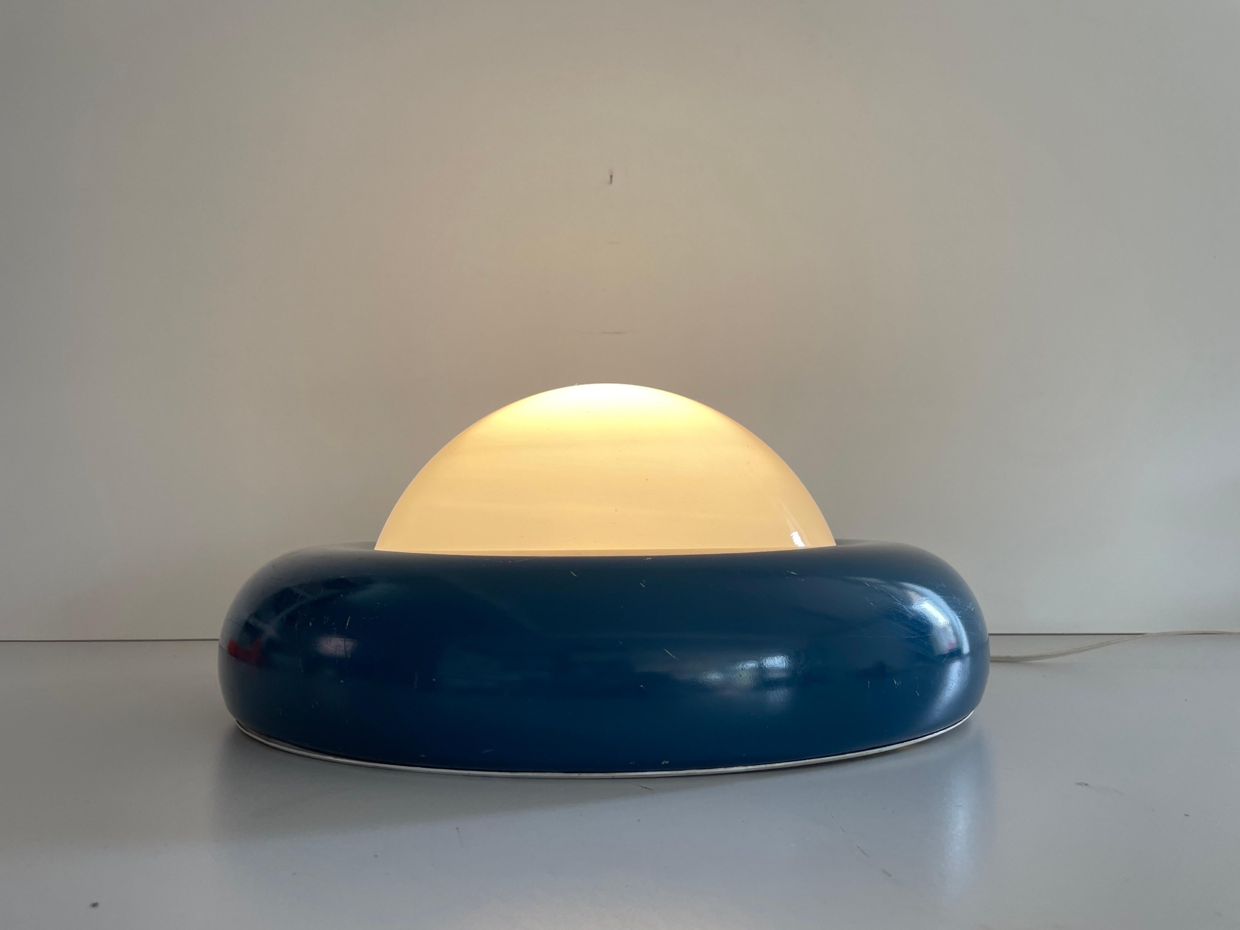Lampe affleurante en verre opale et métal bleu foncé par Valenti, années 1960, Italie en vente 6