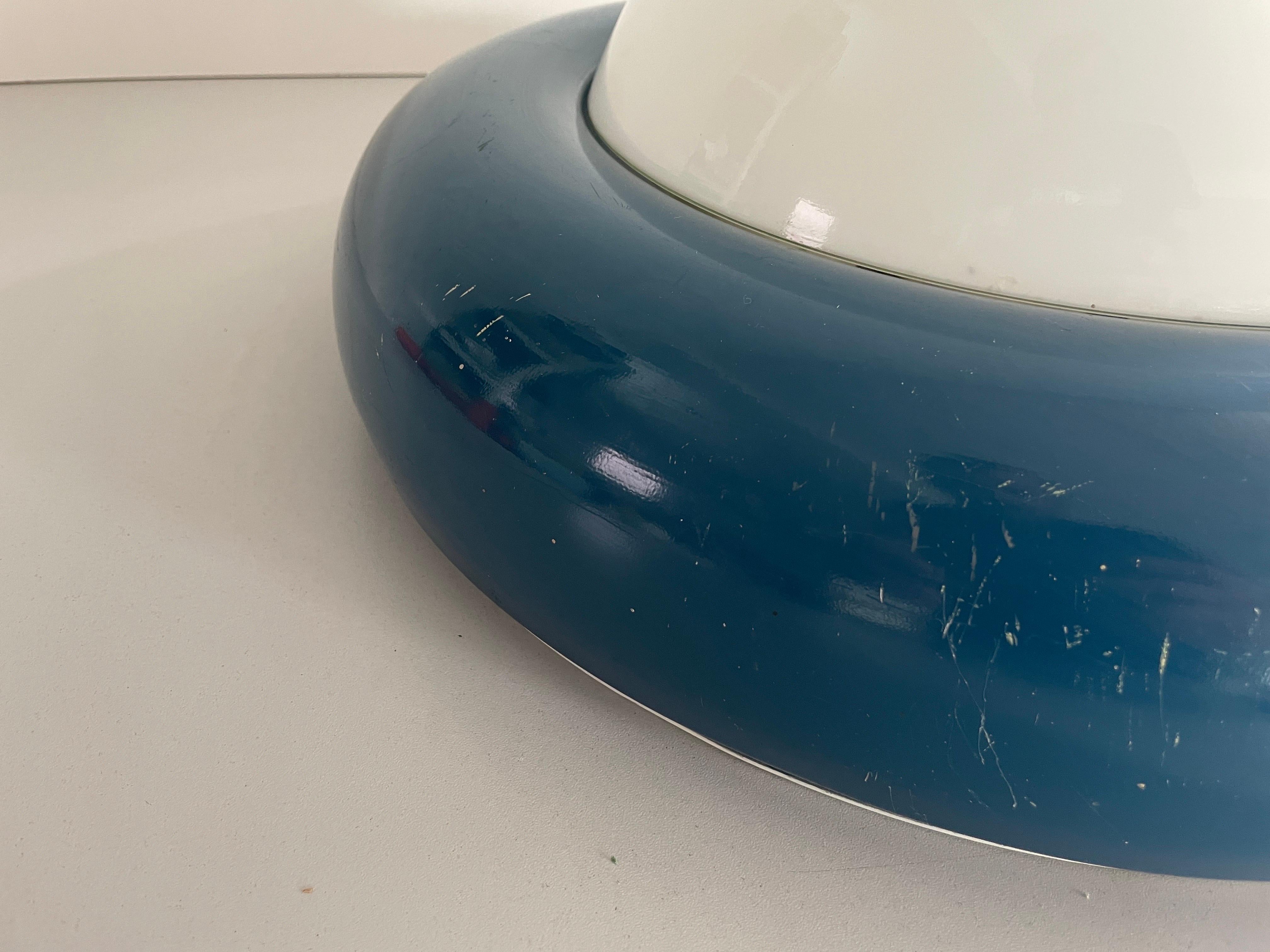 Verre Lampe affleurante en verre opale et métal bleu foncé par Valenti, années 1960, Italie en vente