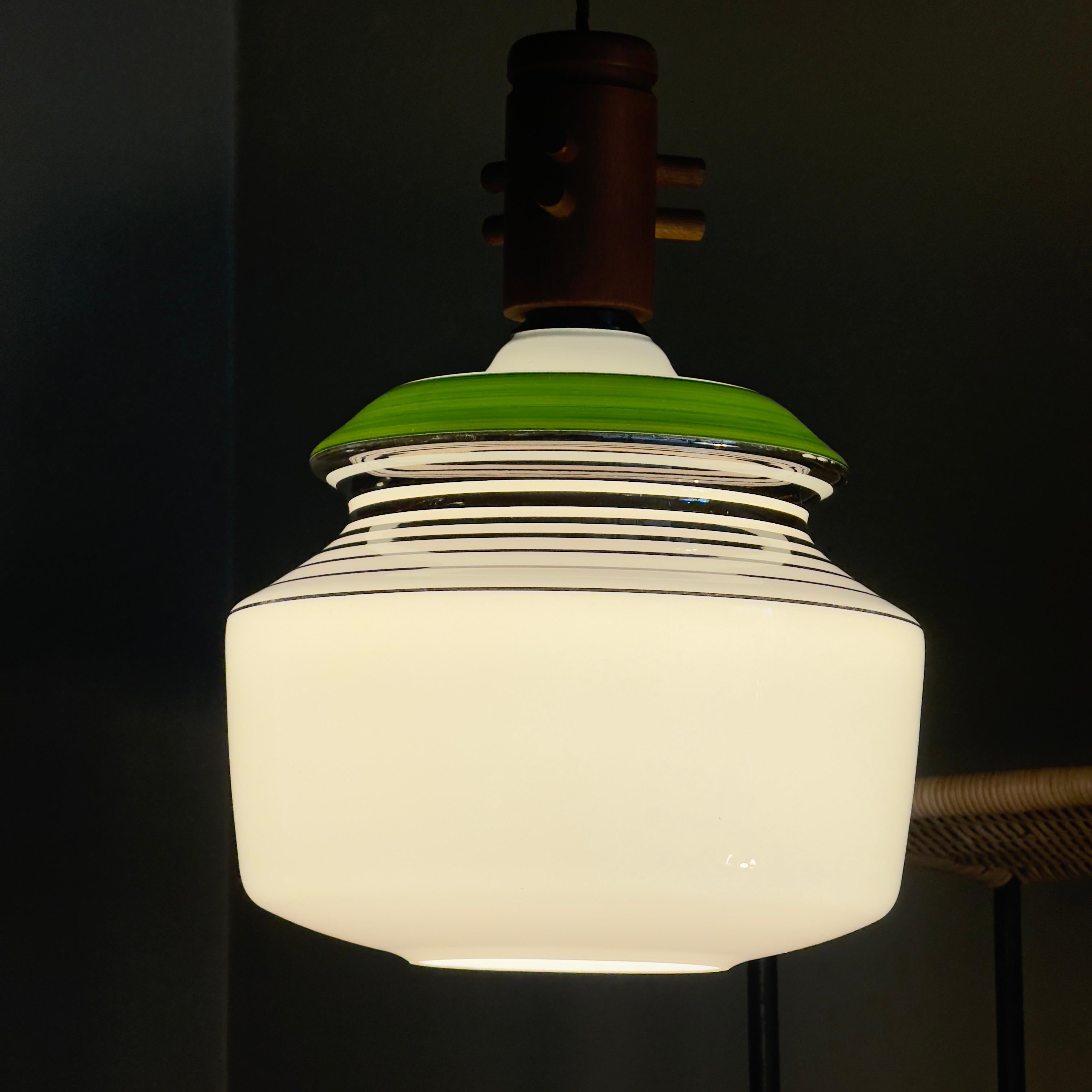 Slovacco Lampada a sospensione in vetro opalino di LIPTA, anni '60 in vendita