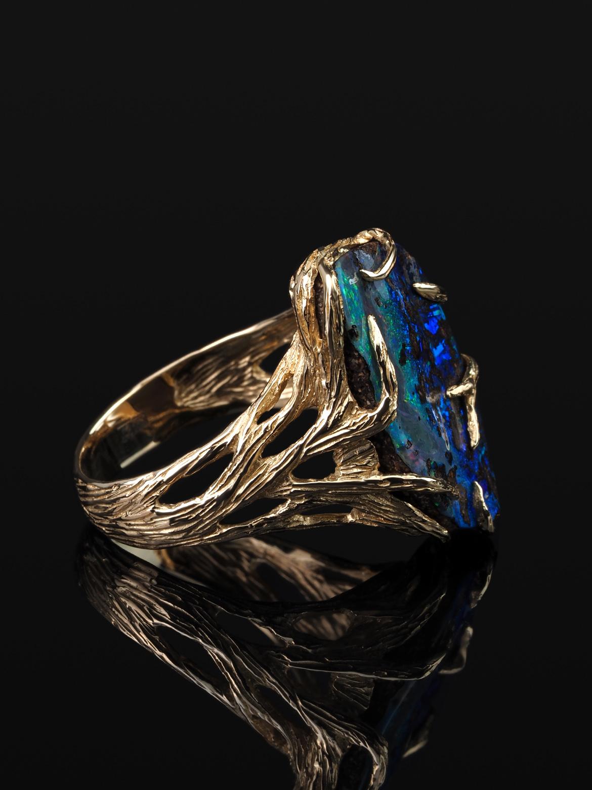 Opal Gold Ring Natural Gemstone Roots Pinfire Pattern Opal In New Condition For Sale In Berlin, DE