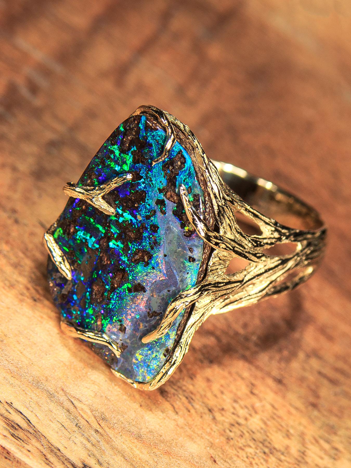 Bague en or Opale Pierre précieuse naturelle Roots Pinfire Pattern Opal en vente 5