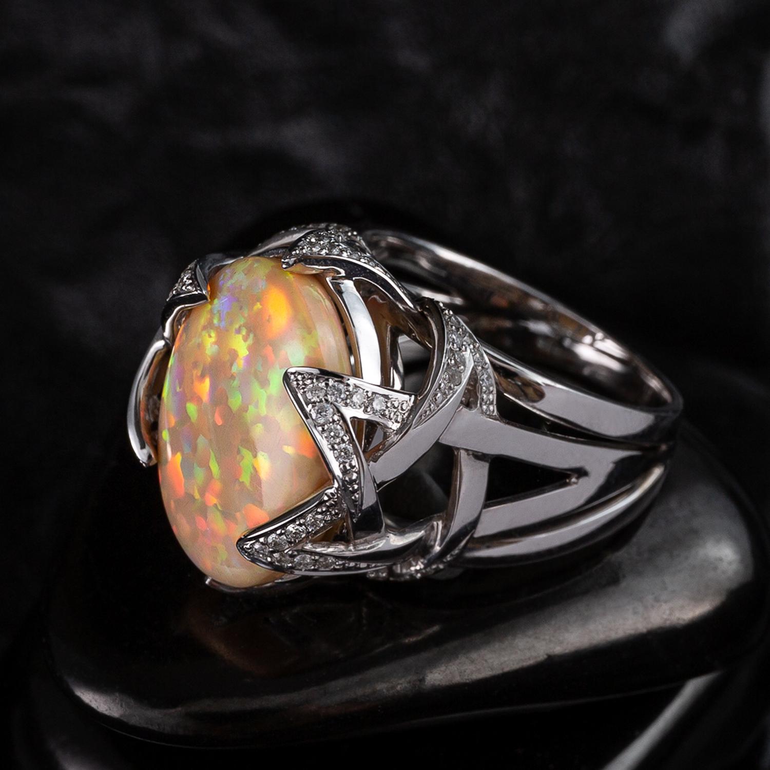 Opal Gold Ring Star Opalescence Engagement Ring with Diamonds In New Condition In Berlin, DE