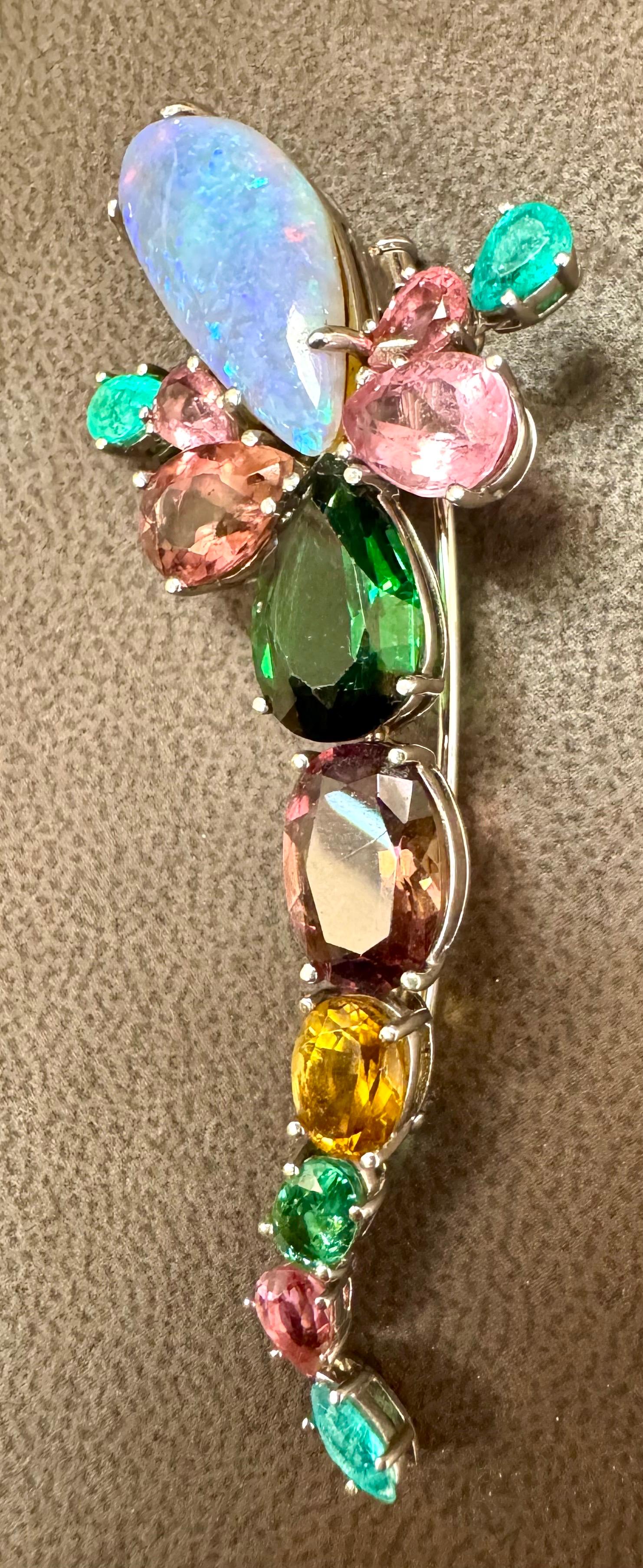 Broche/épingle en or 18 carats 13 g en opale, tourmaline verte et pierres multicolores par Medina en vente 9