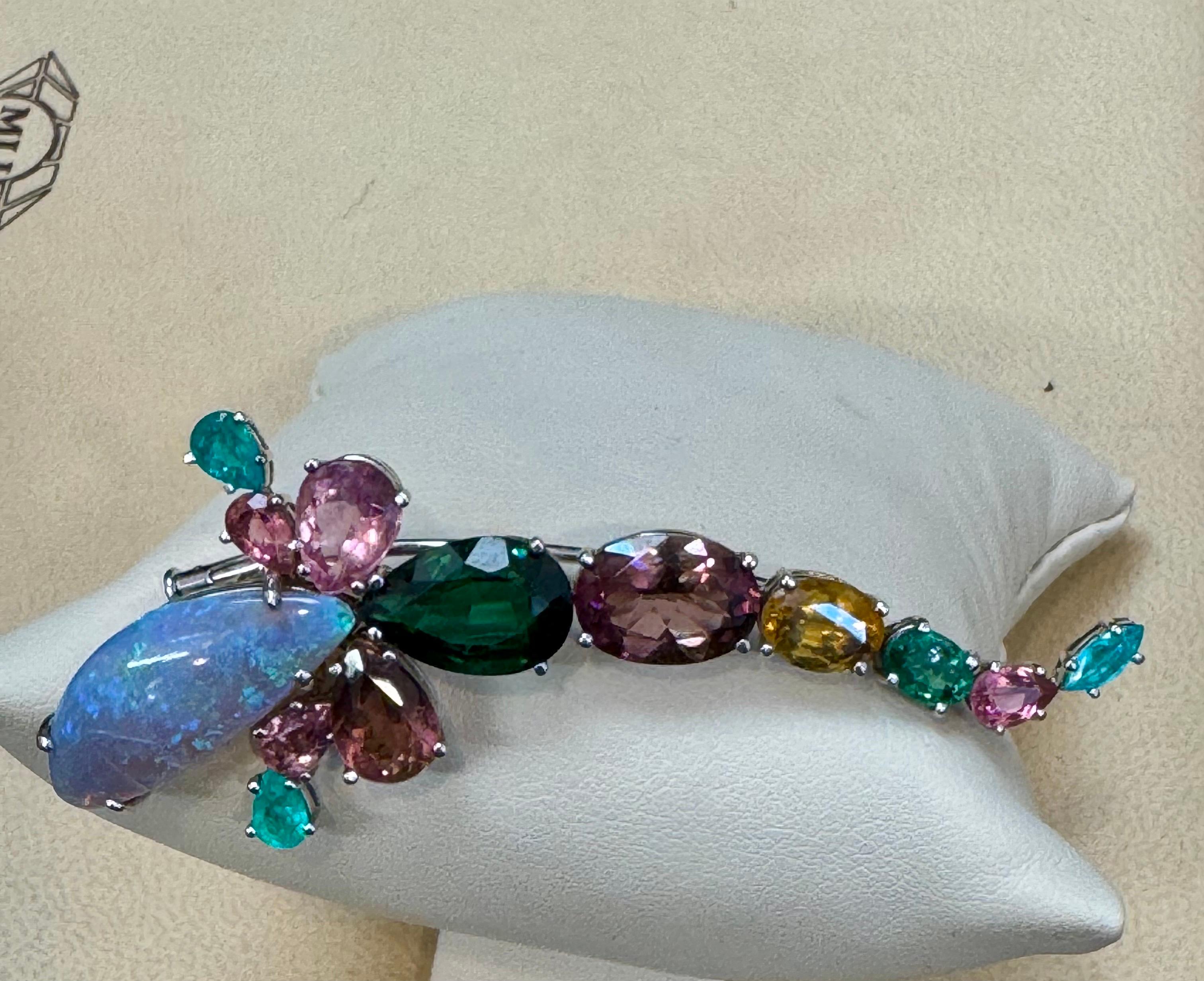 Taille poire Broche/épingle en or 18 carats 13 g en opale, tourmaline verte et pierres multicolores par Medina en vente