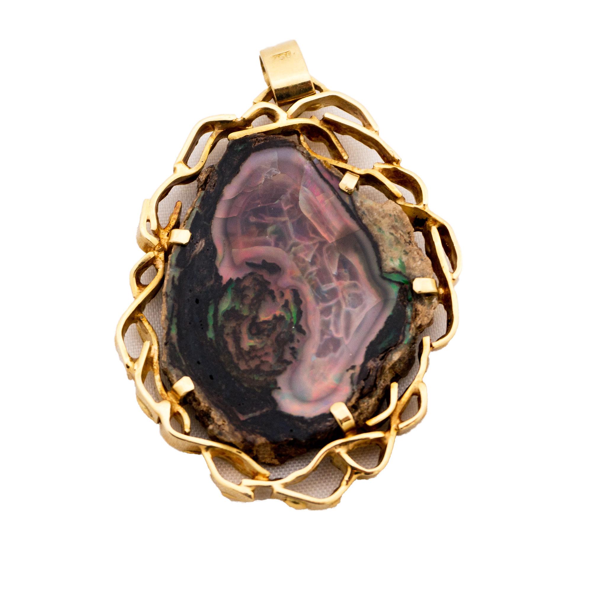 Aesthetic Movement Opal in Its Natural Matrix in 750 Yellow Gold, Black Opal, Yellowgold For Sale