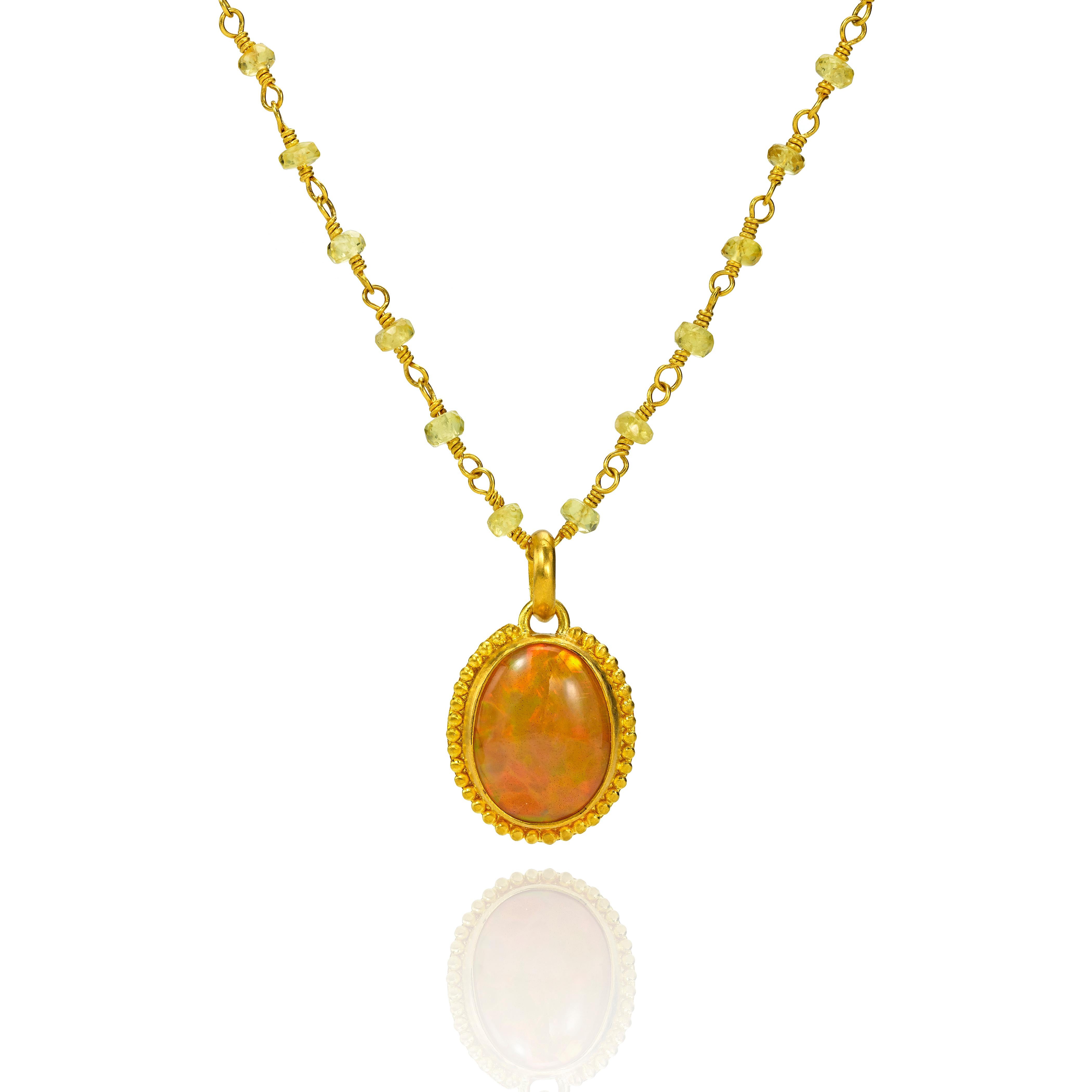 Opal-Halskette aus Gelbgold mit 22 Karat Gold-Anhänger (Kunsthandwerker*in) im Angebot
