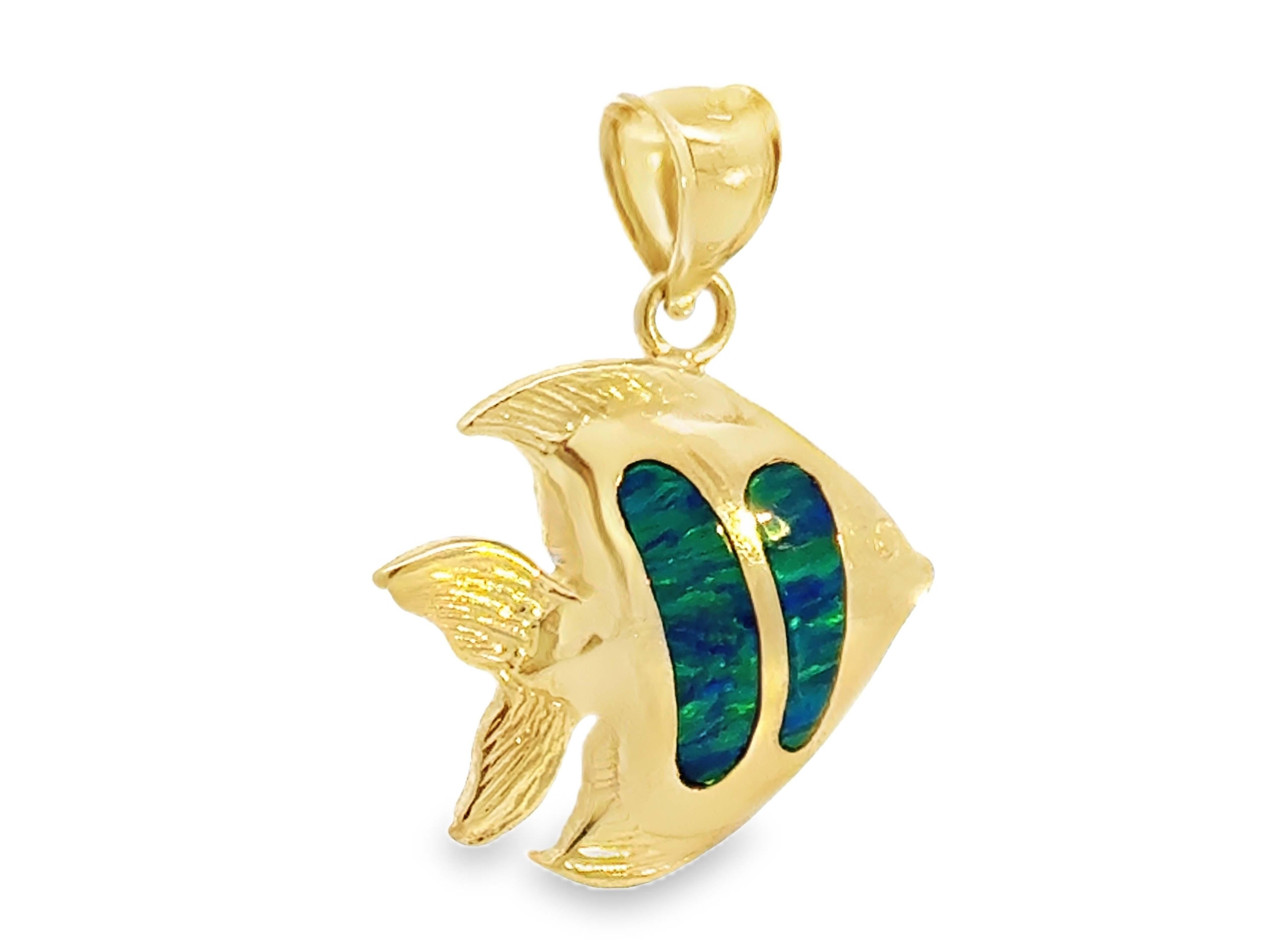 Moderne Pendentif poisson incrusté d'opales en or jaune 14 carats en vente