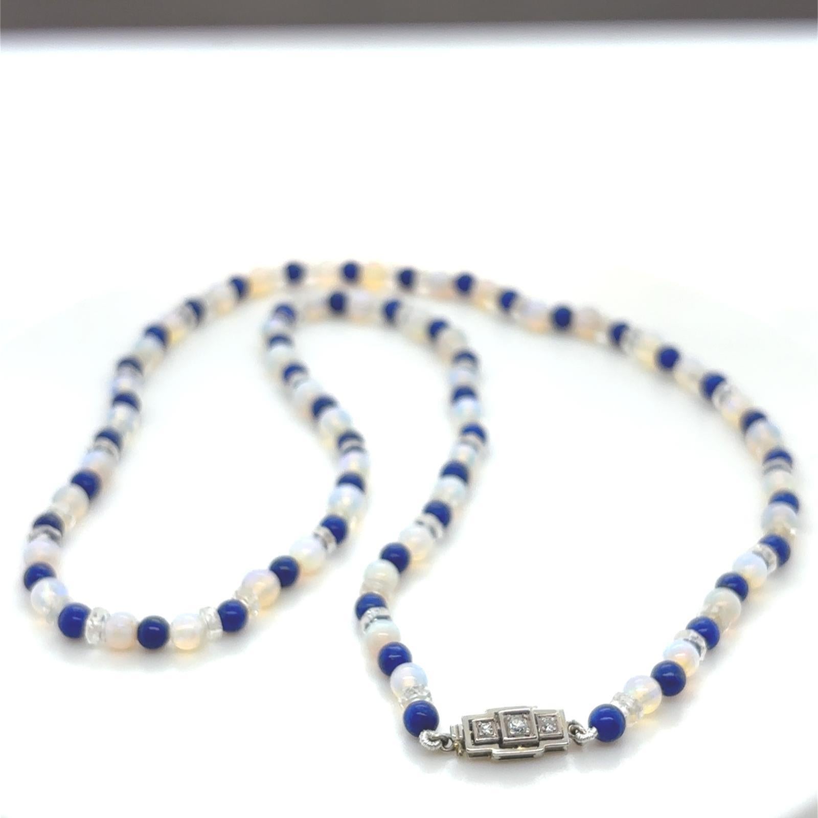 Opal, Lapislazuli, Bergkristall-Perlenkette mit Diamantverschluss (Retro) im Angebot