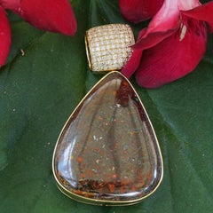 Schmuckzicke 31.23ct AAA+ Boulder Opal Diamond Pendant in 750 Yellow Gold