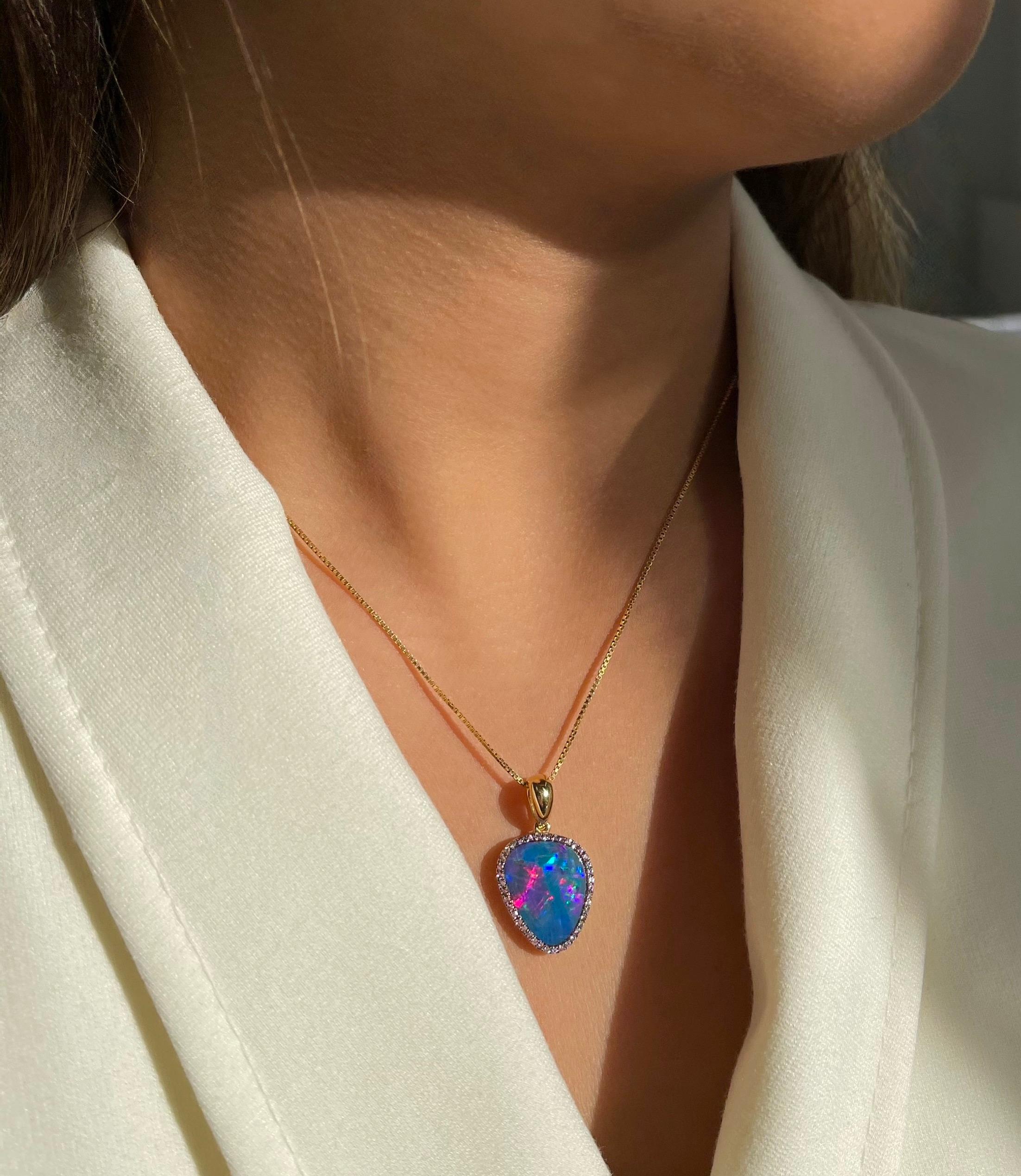 Contemporary Australian 4.87ct Premium Opal Doublet and Diamond Necklace in 18K Yellow Gold