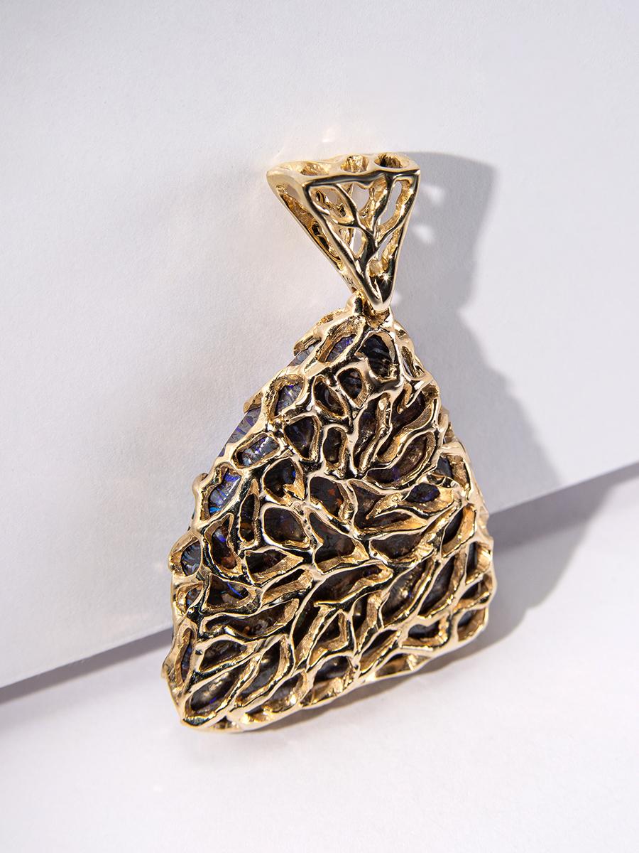 Artisan Collier unisexe style Lord of the Rings avec pendentif en or et opale  en vente