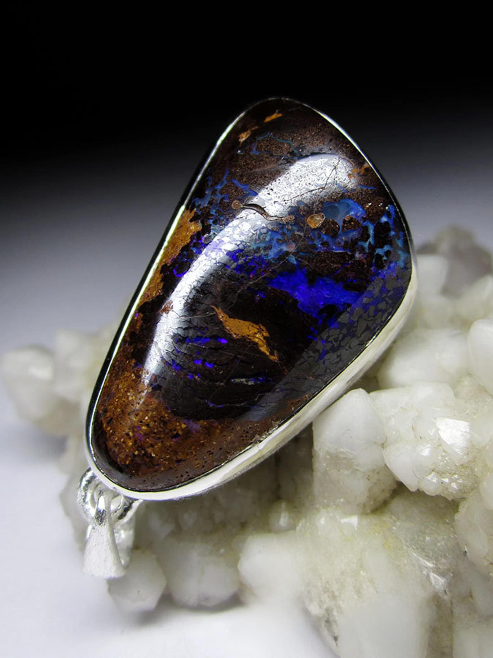 Opal necklace silver Blue Boulder Natural Australian Gemstone In New Condition For Sale In Berlin, DE