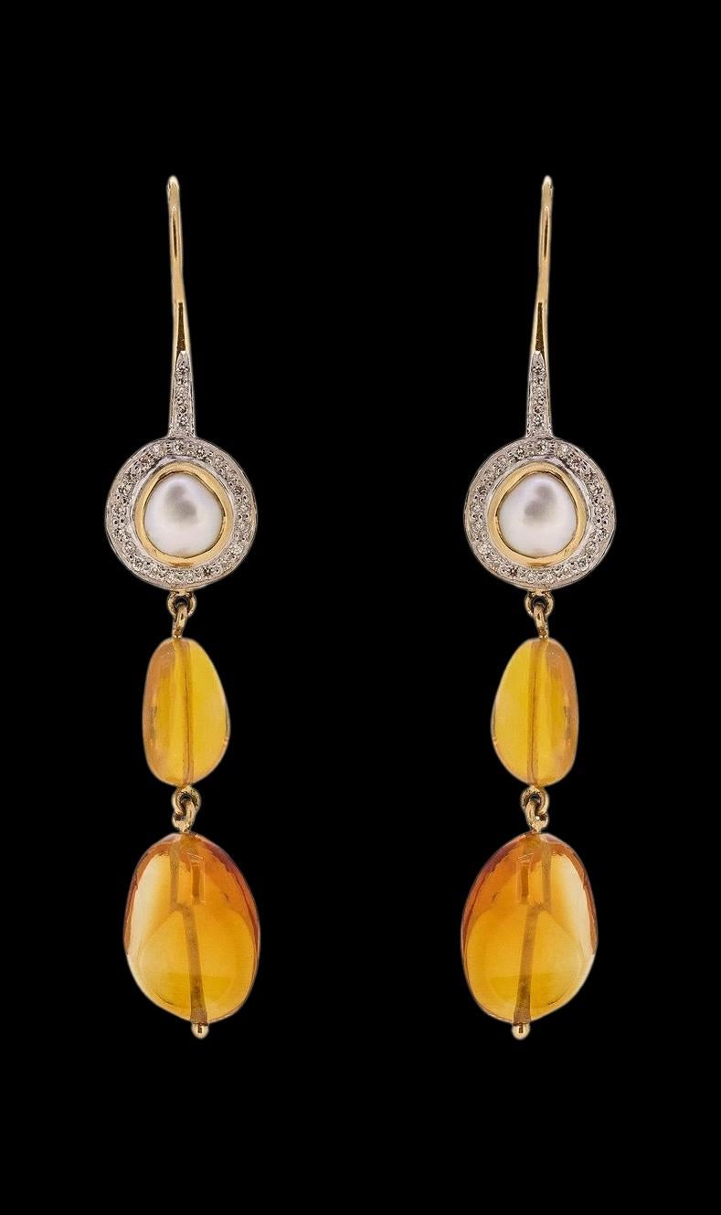 Cabochon Orecchini a goccia con opale, perle e diamanti in oro giallo 18 carati in vendita