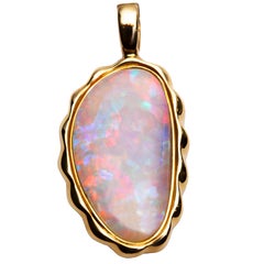 Opal Pendant in 18 Karat Yellow Gold