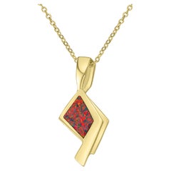 Opal Pendant in Yellow Gold