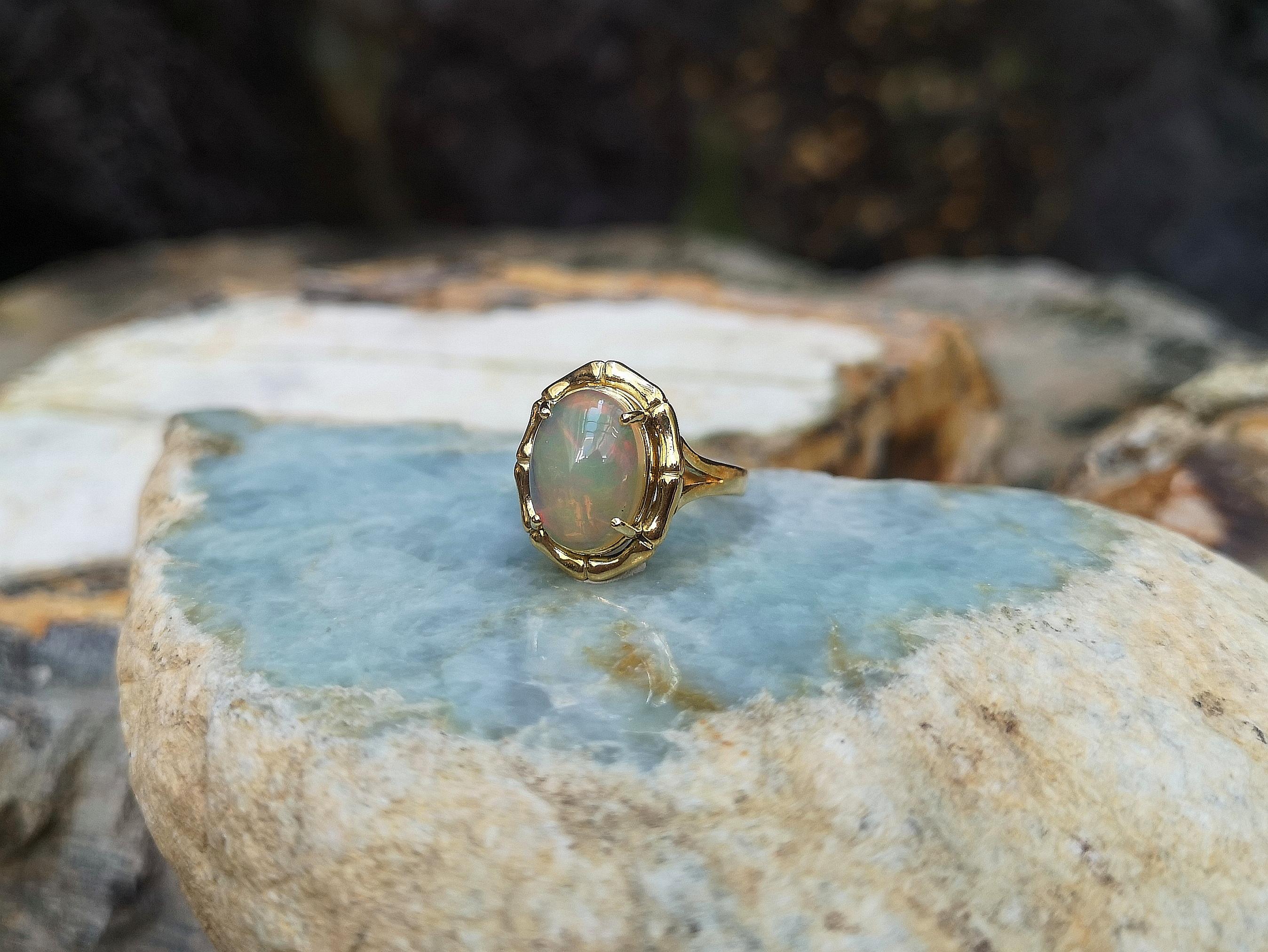 Opal Ring Set in 18 Karat Gold Settings In New Condition For Sale In Bangkok, TH