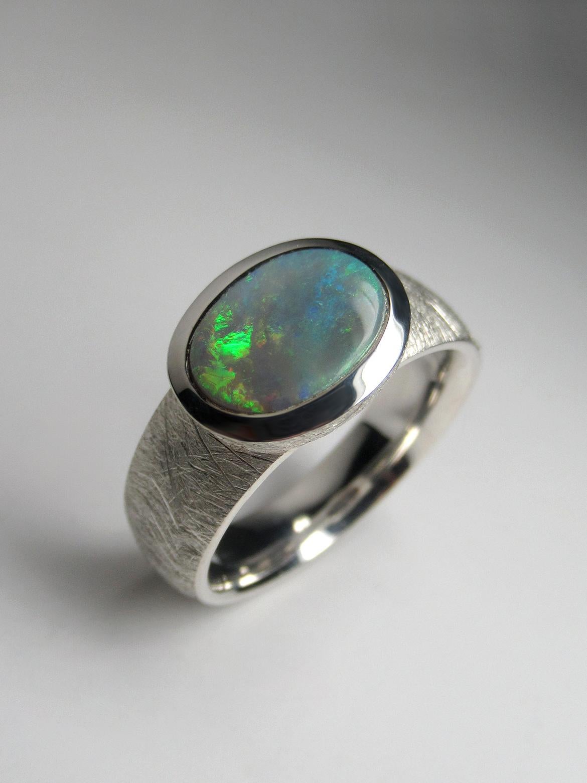 Opal ring silver natural australian opal genuine solid opal engagement ring In New Condition For Sale In Berlin, DE