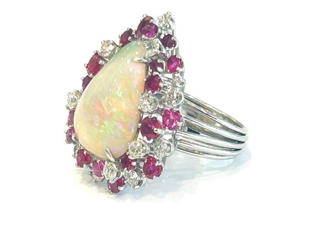 Bague Platine Opale Rubis et Diamant 2.00 Carat poids total Bon état - En vente à Beverly Hills, CA