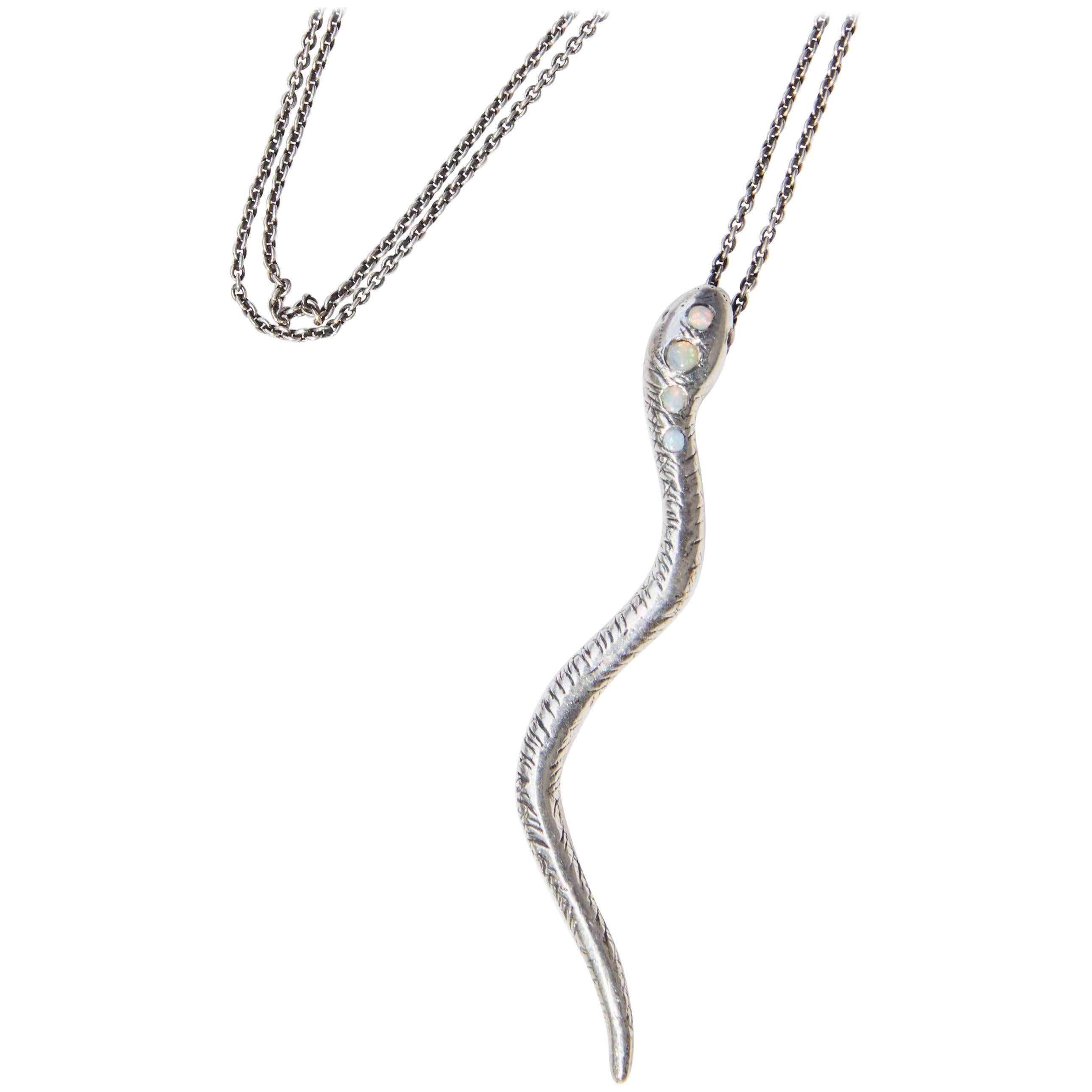 J Dauphin, collier pendentif chaîne serpent en argent, opale, rubis et chaîne