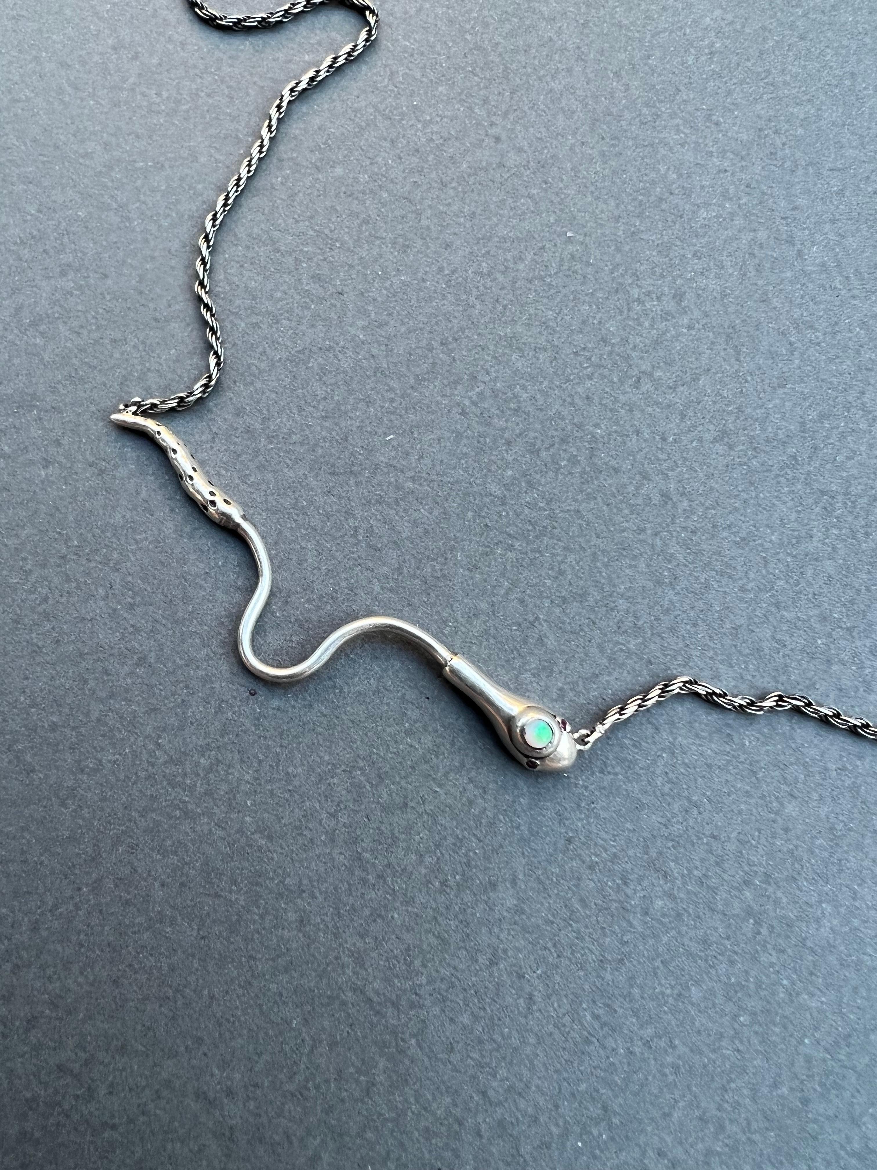 Collier serpent opale rubis chaîne argent italien J Dauphin en vente 7