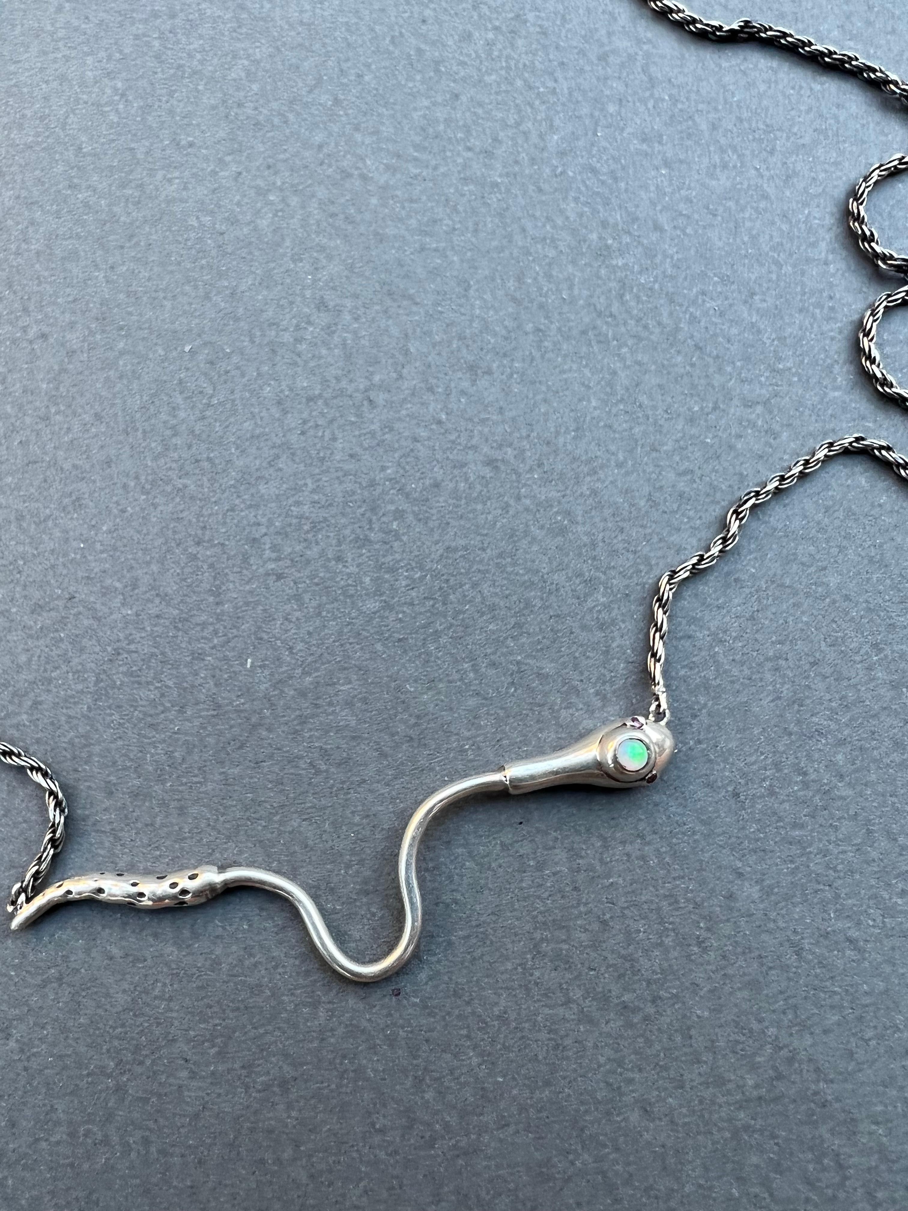 J Dauphin Collier serpent en opale, rubis et chaîne en argent italien en vente 12