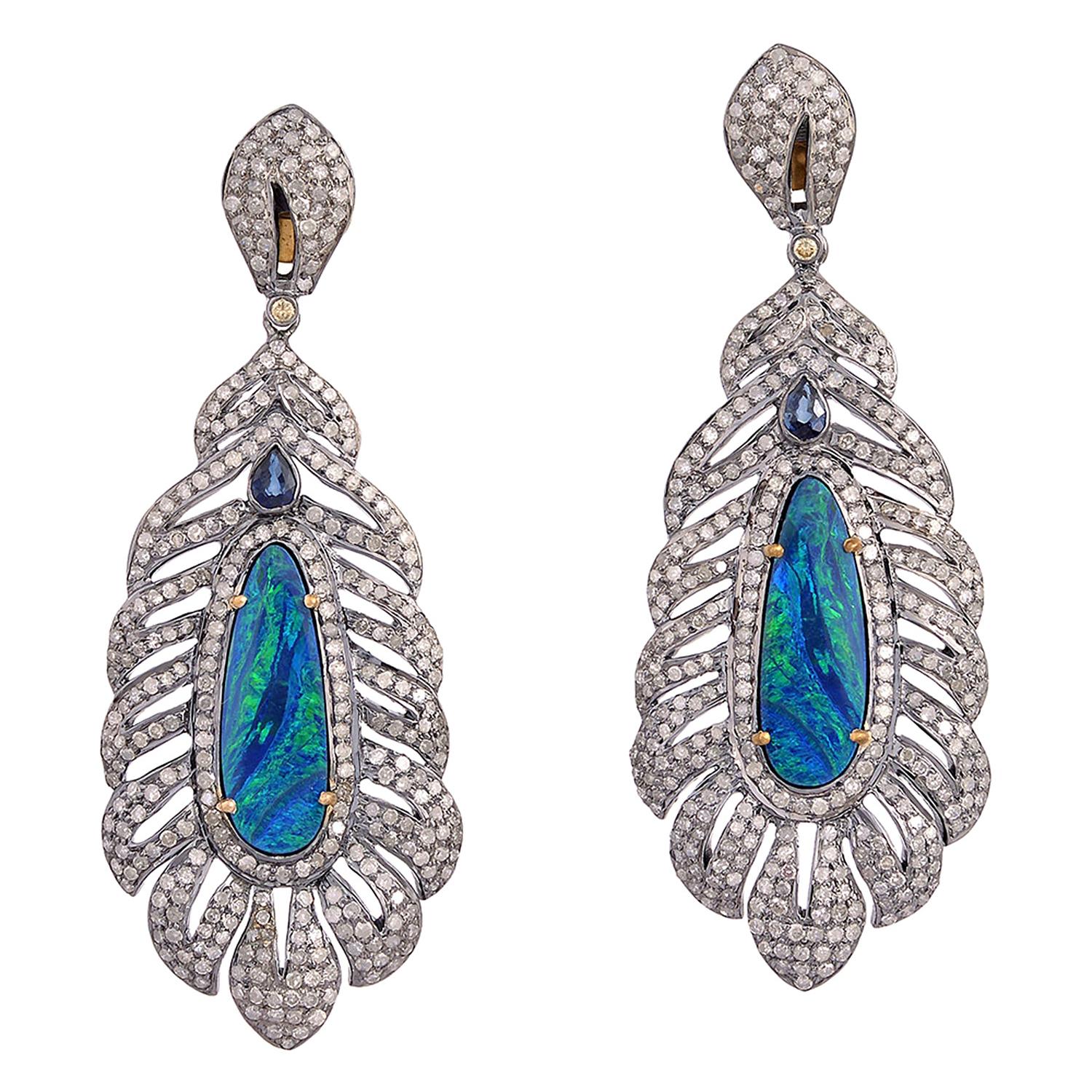 Boucles d'oreilles plumes en opale, saphirs et diamants