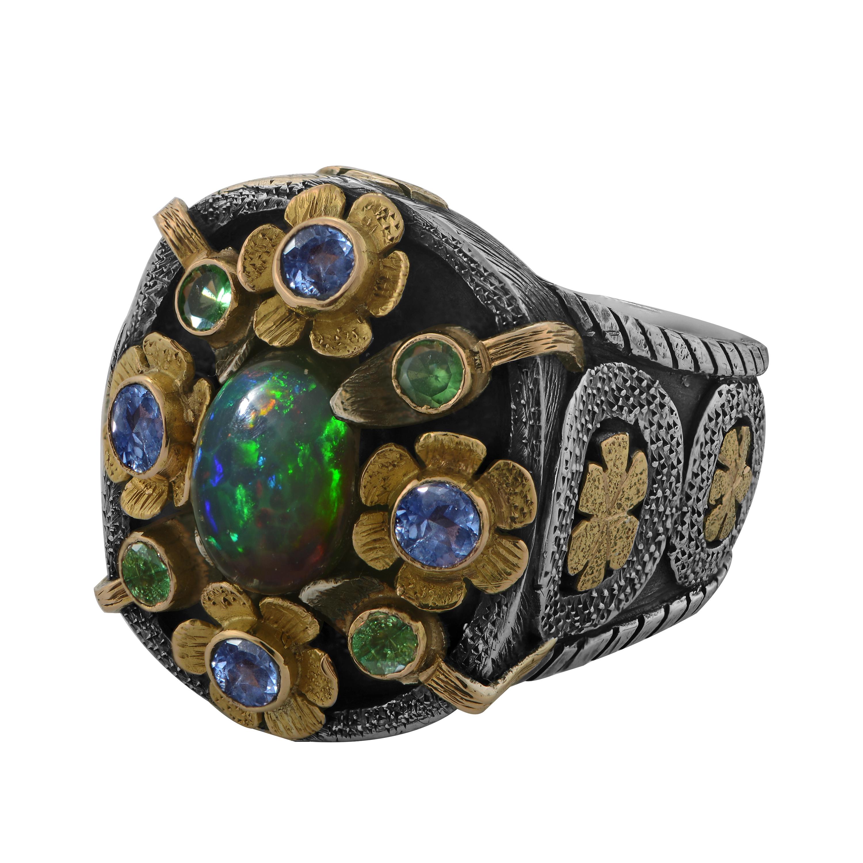 Emma Chapman Anello da cocktail in oro giallo, zaffiro e zavorite A. Silver In condizioni Nuovo in vendita a Frome, Somerset
