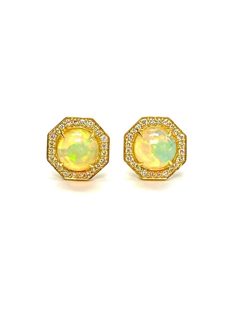 Clous d'oreilles Goshwara en opale et diamants en vente 2