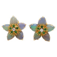 Boucles d'oreilles en étoile en opale, tsavorite et diamant, montées en or 18K