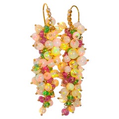 Pendientes de ópalo, tsavorita y turmalina en oro amarillo macizo de 14 quilates