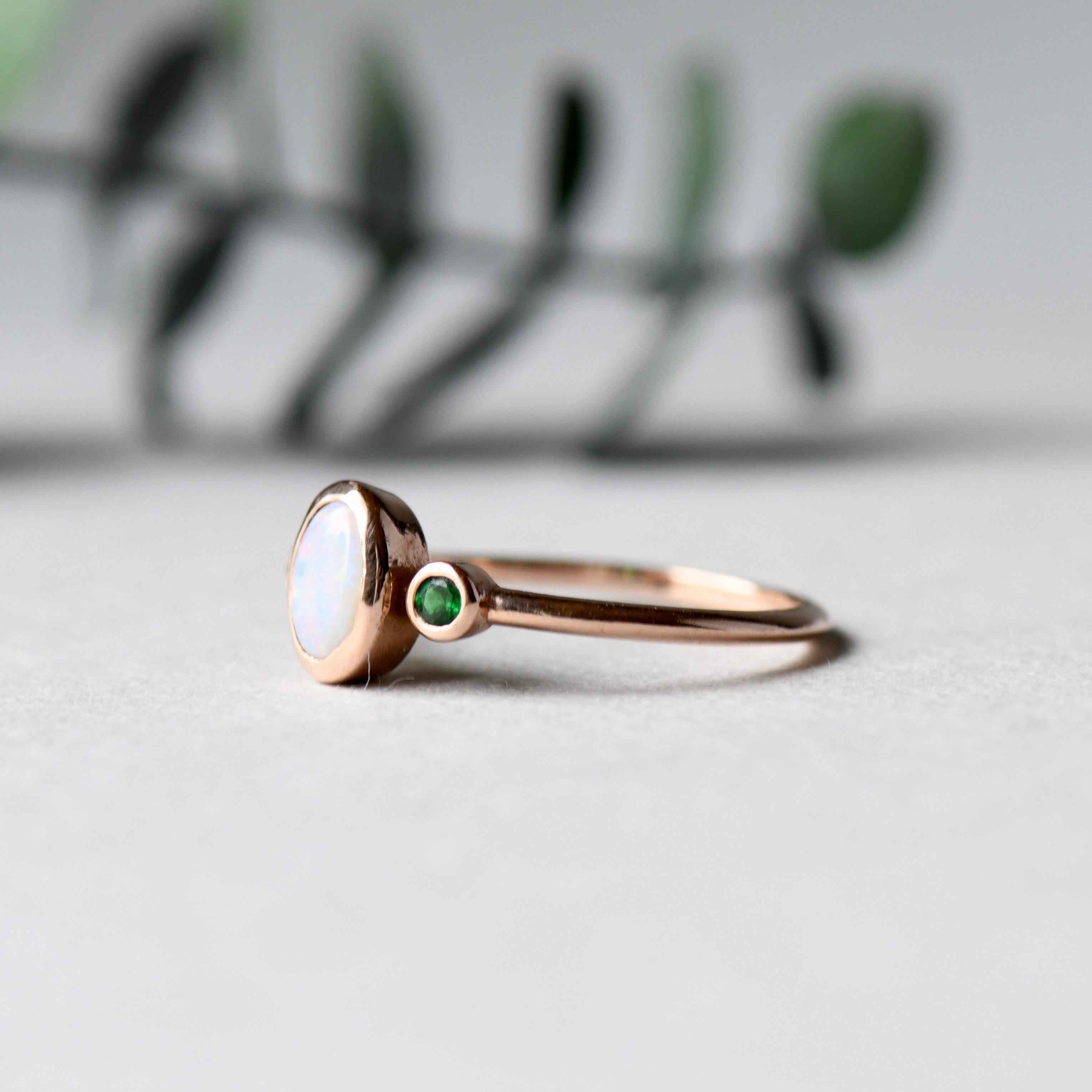Anillo Tres Piedras Ópalo Tsavorita Granate en Nuevo estado para la venta en Wallingford, CT