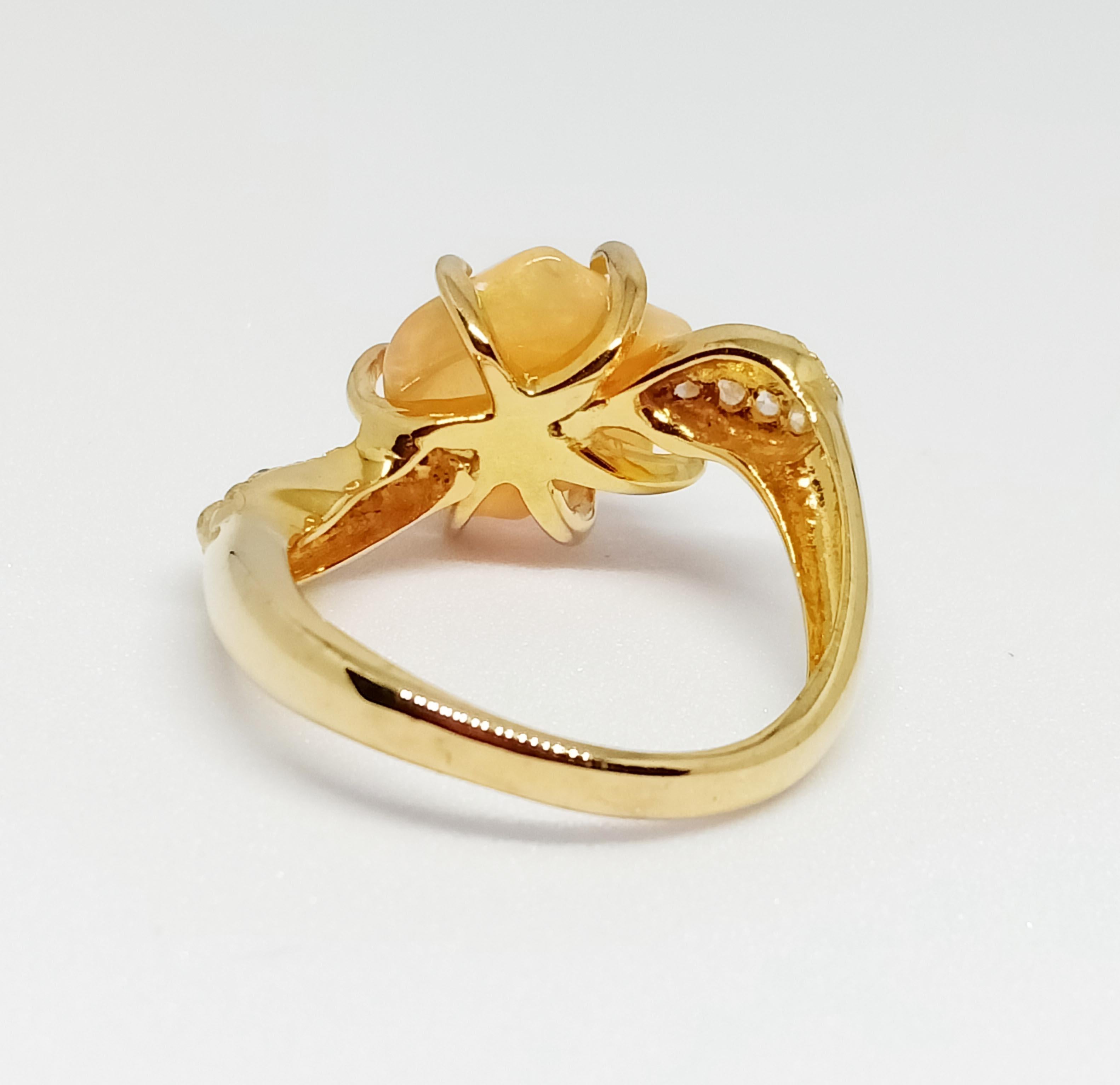Burattato Anello Opale Tumble (forma libera). 3,10 carati con zircone bianco Whiting in vendita