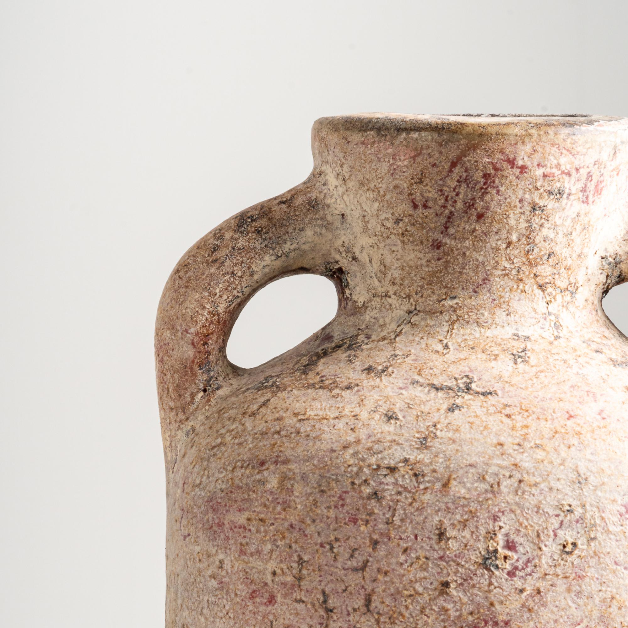 Vaso Opal, Terracotta strutturata fatta a mano in sabbia In condizioni Nuovo in vendita a New York, US
