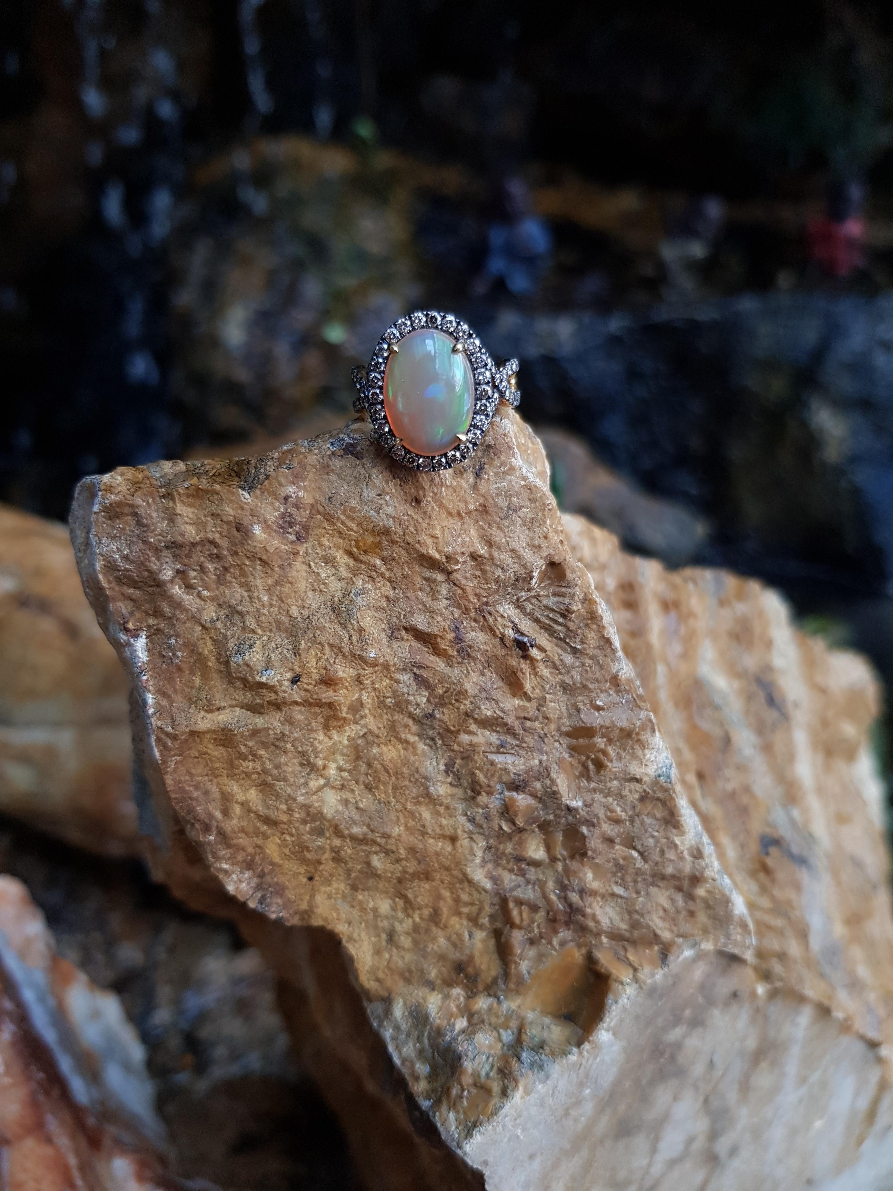 Ring mit Opal und braunem Diamant in 18 Karat Goldfassung Damen im Angebot