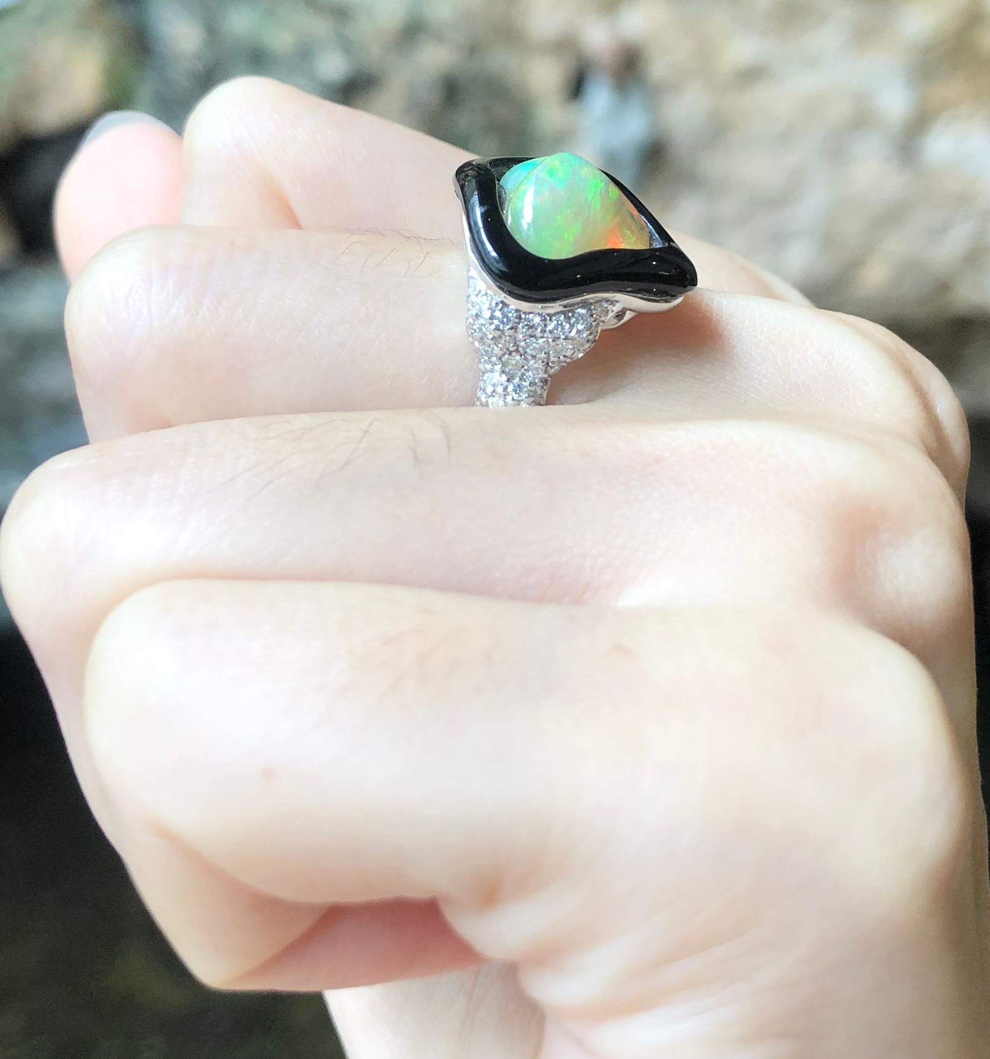 Opal with Diamond Ring Set in 18 Karat White Gold Setting In New Condition For Sale In Bangkok, TH
