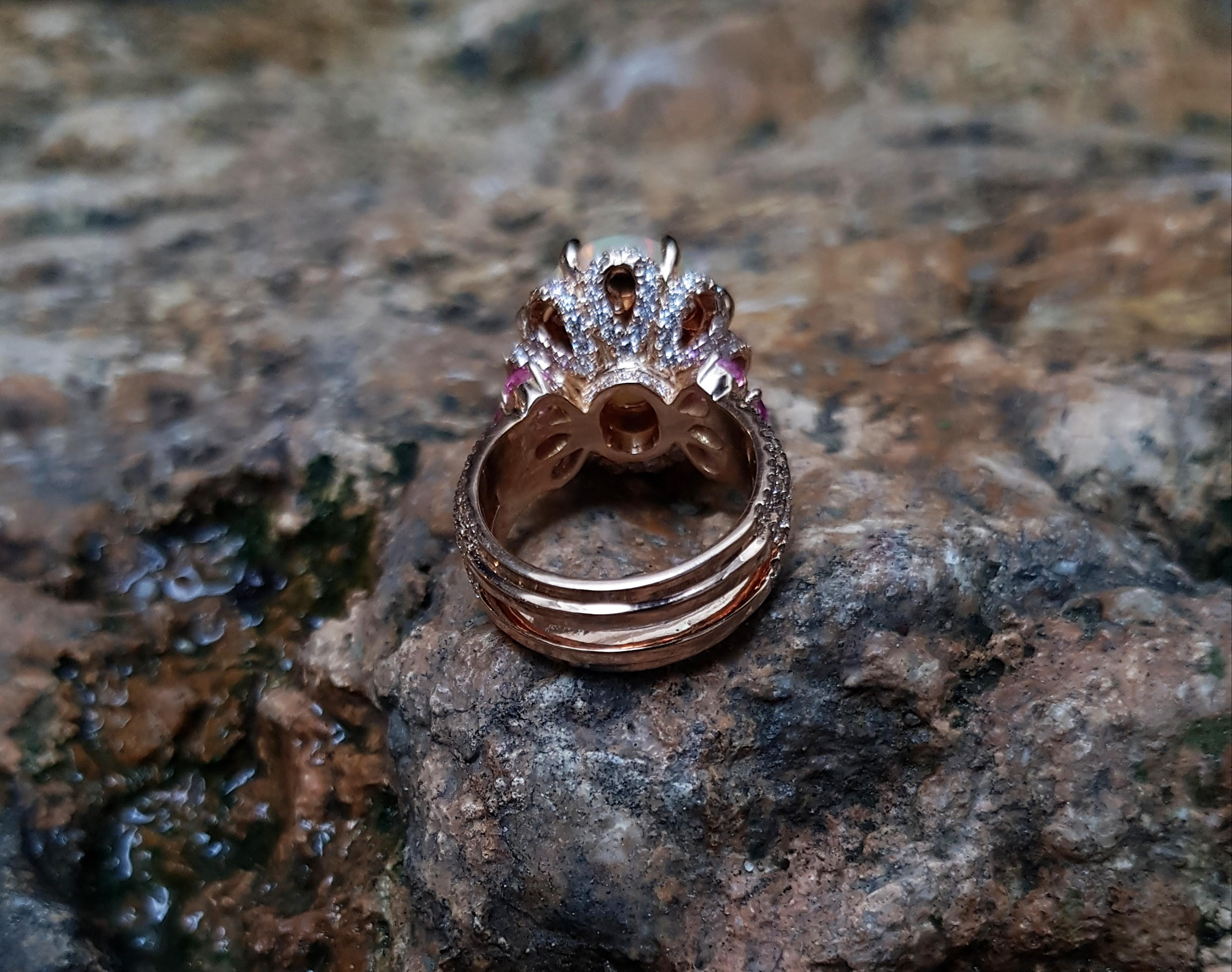 Ring mit Opal mit rosa Saphir und braunem Diamant in 18 Karat Roségoldfassung im Zustand „Neu“ im Angebot in Bangkok, TH