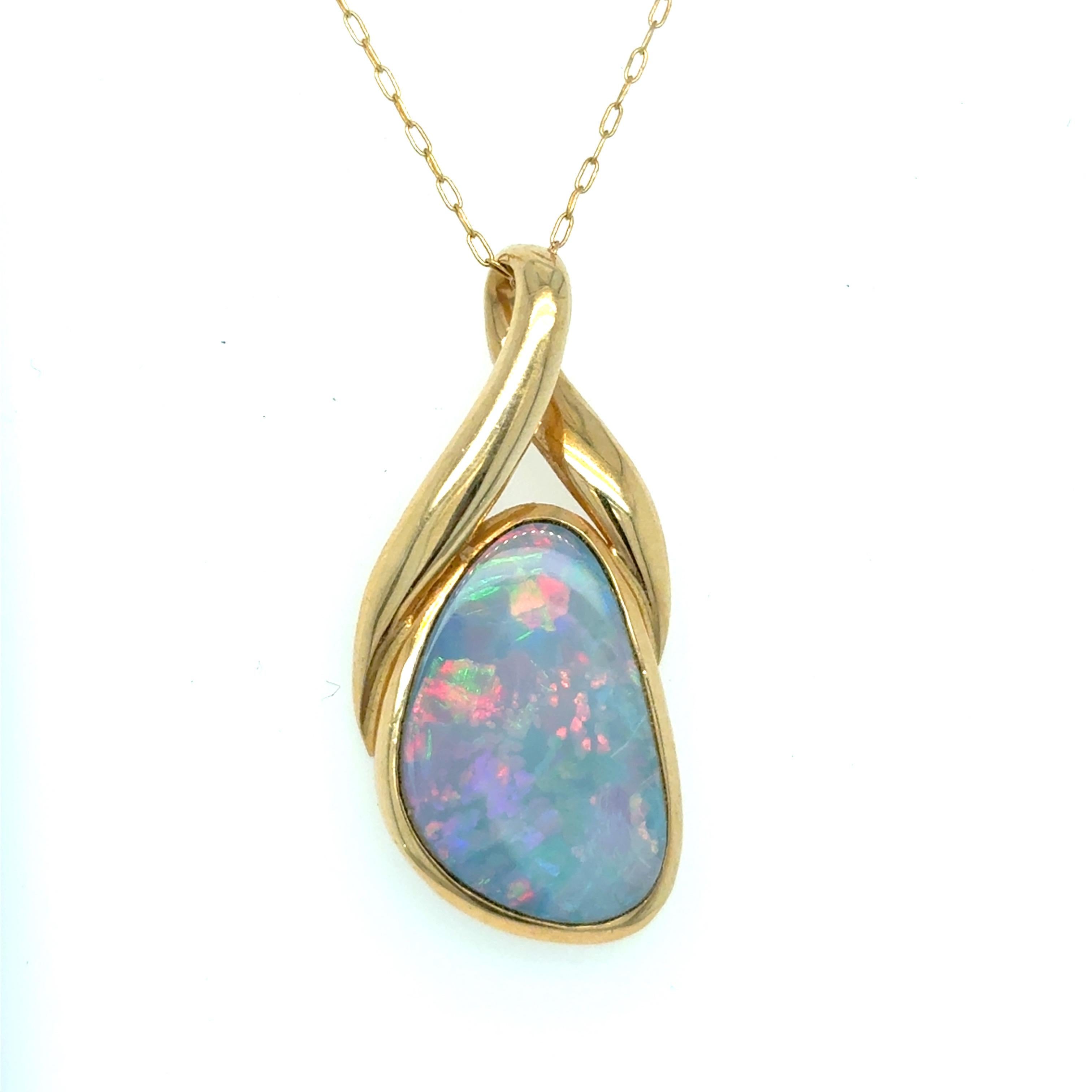Collier pendentif en or jaune opale en vente 6