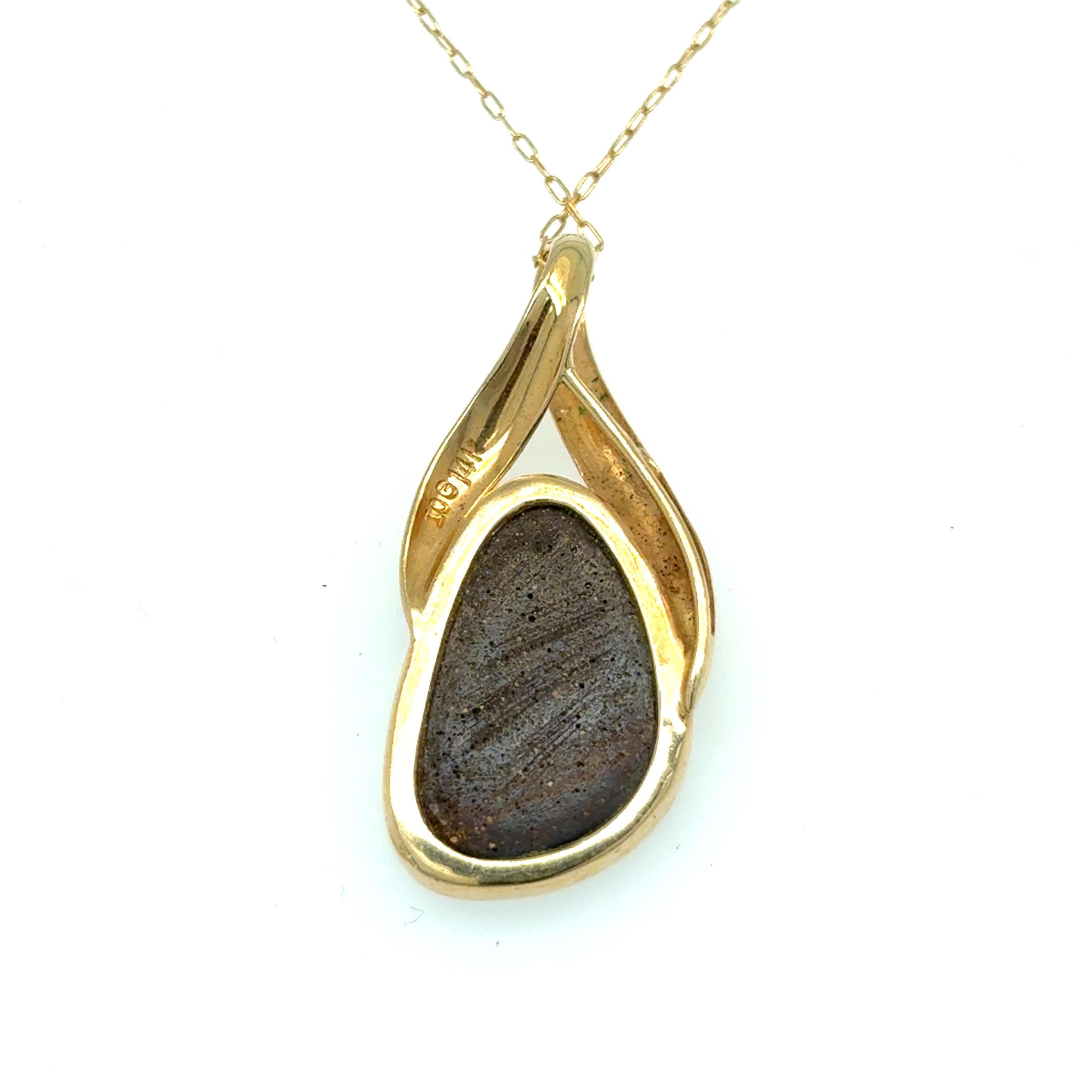 Collier pendentif en or jaune opale en vente 7