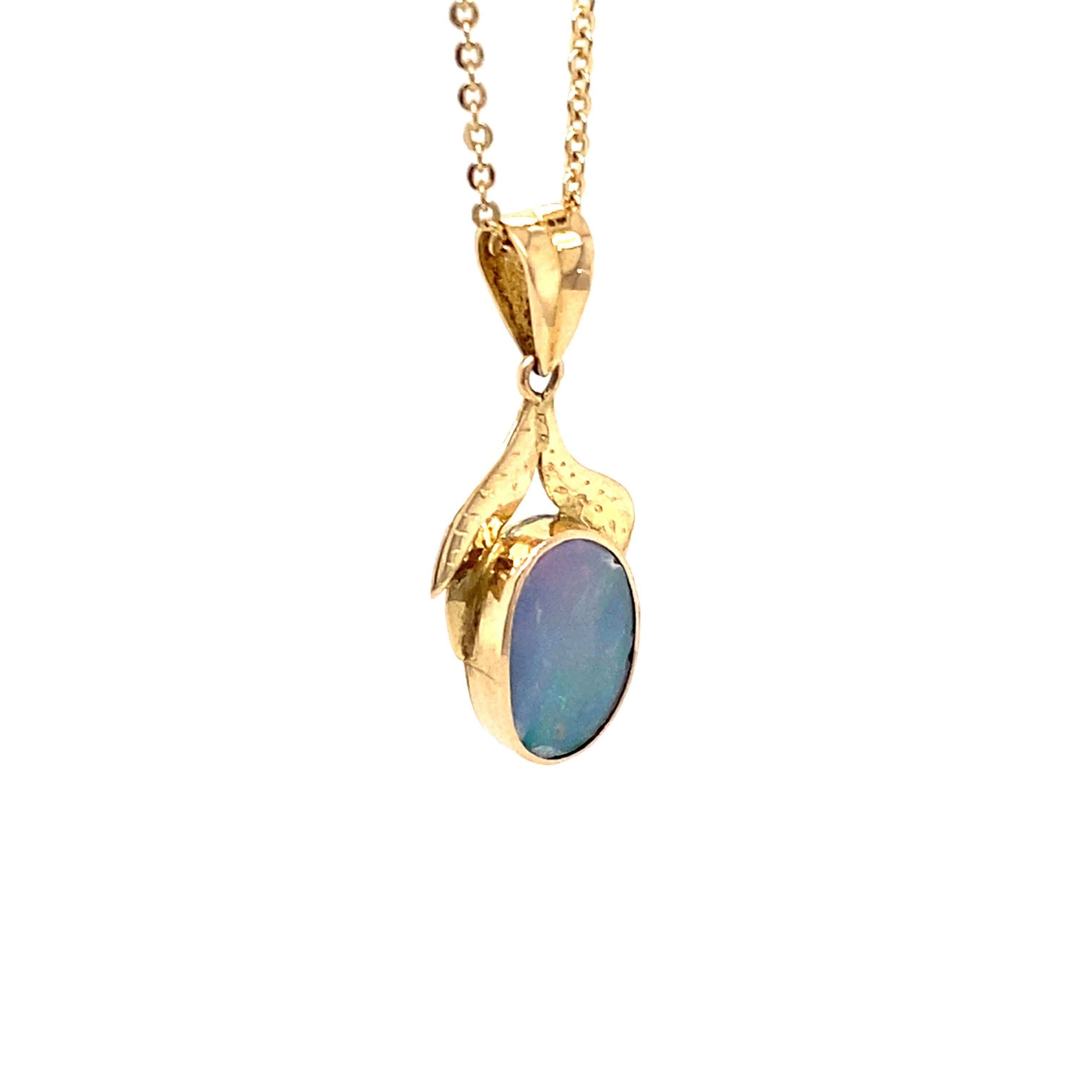 Artisan Collier pendentif en or jaune opale en vente