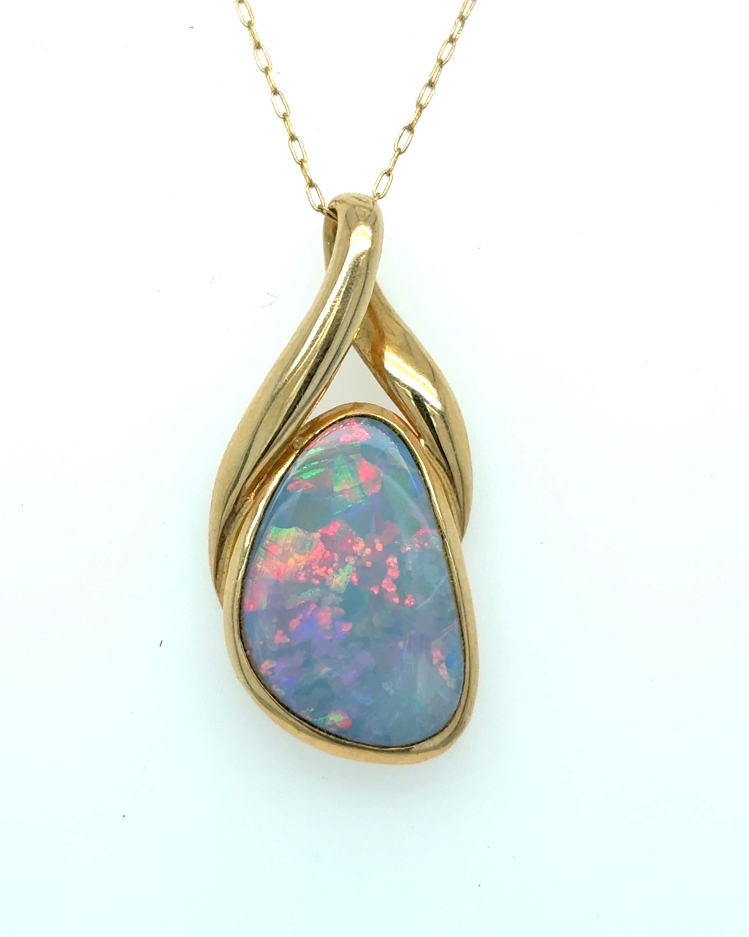 Artisan Collier pendentif en or jaune opale en vente