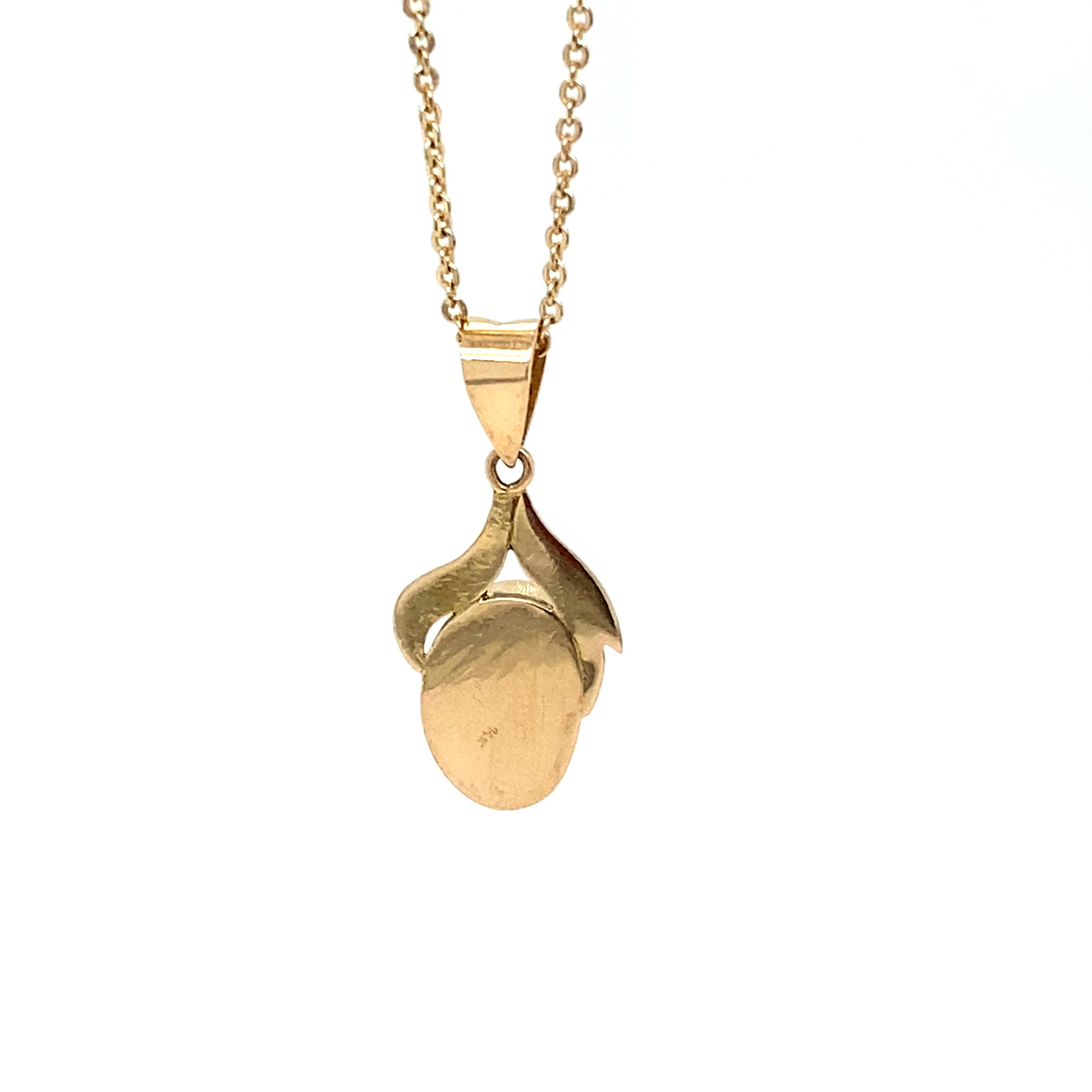 Collier pendentif en or jaune opale en vente 2