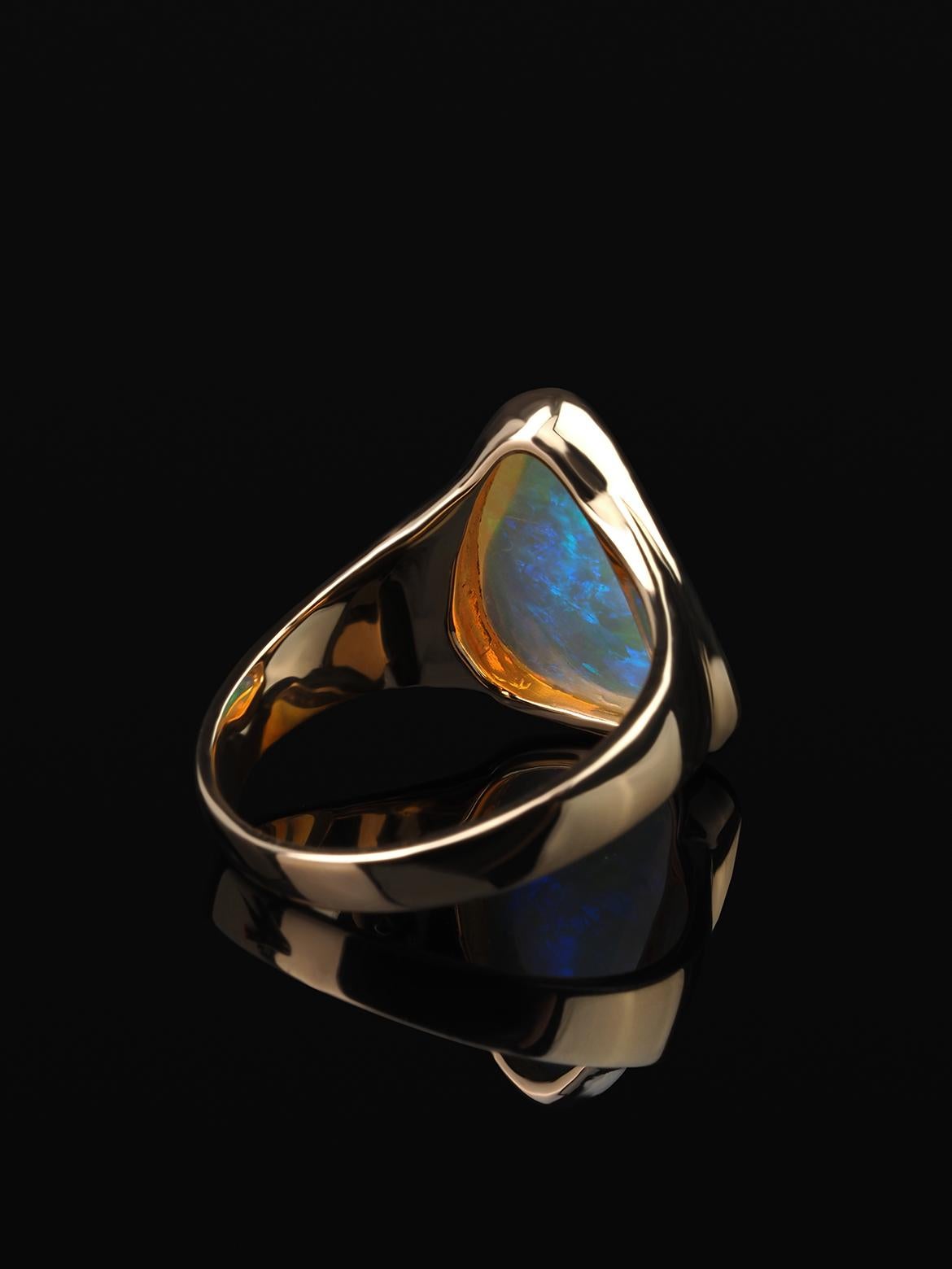 Bague en or jaune et opale de style Daenerys, pierre lumineuse en cristal d'opale naturelle en vente 2