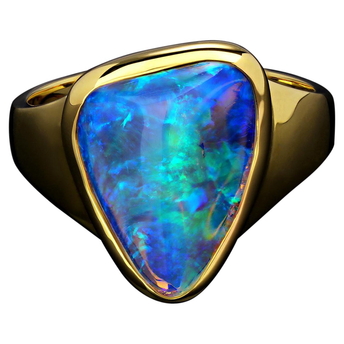 Bague en or jaune et opale de style Daenerys, pierre lumineuse en cristal d'opale naturelle en vente